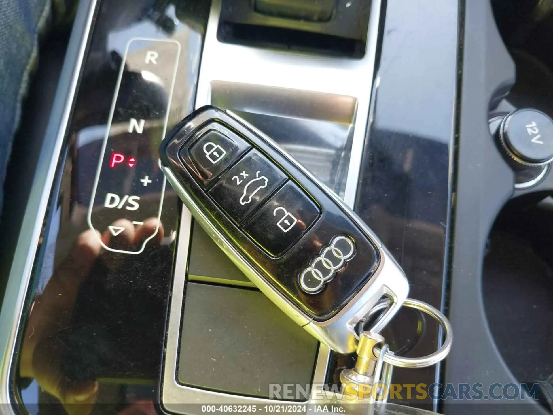11 Photograph of a damaged car WA1LXBF75ND010641 AUDI Q7 2022
