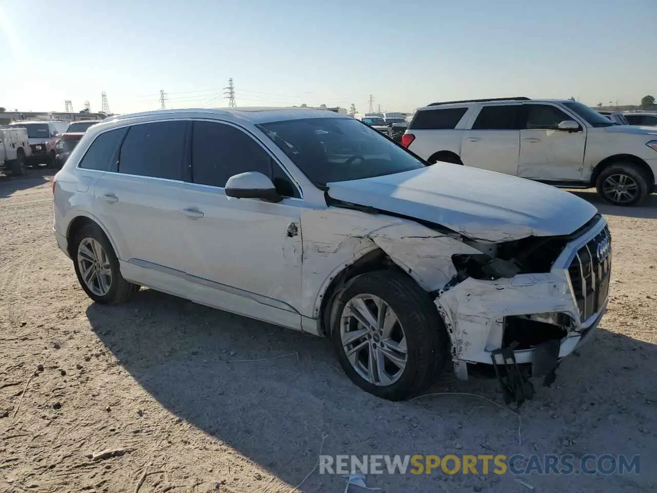 4 Photograph of a damaged car WA1LXBF76ND004122 AUDI Q7 2022