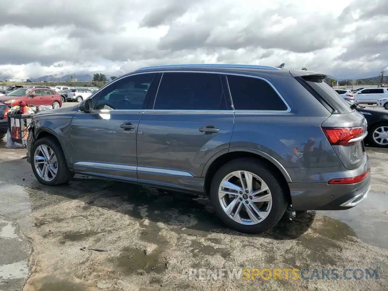 2 Photograph of a damaged car WA1LXBF78ND020368 AUDI Q7 2022