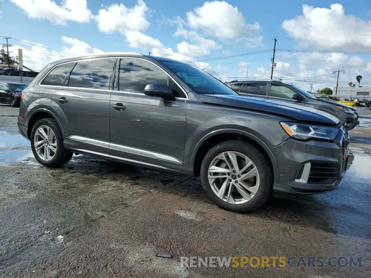 4 Photograph of a damaged car WA1LXBF78ND020368 AUDI Q7 2022