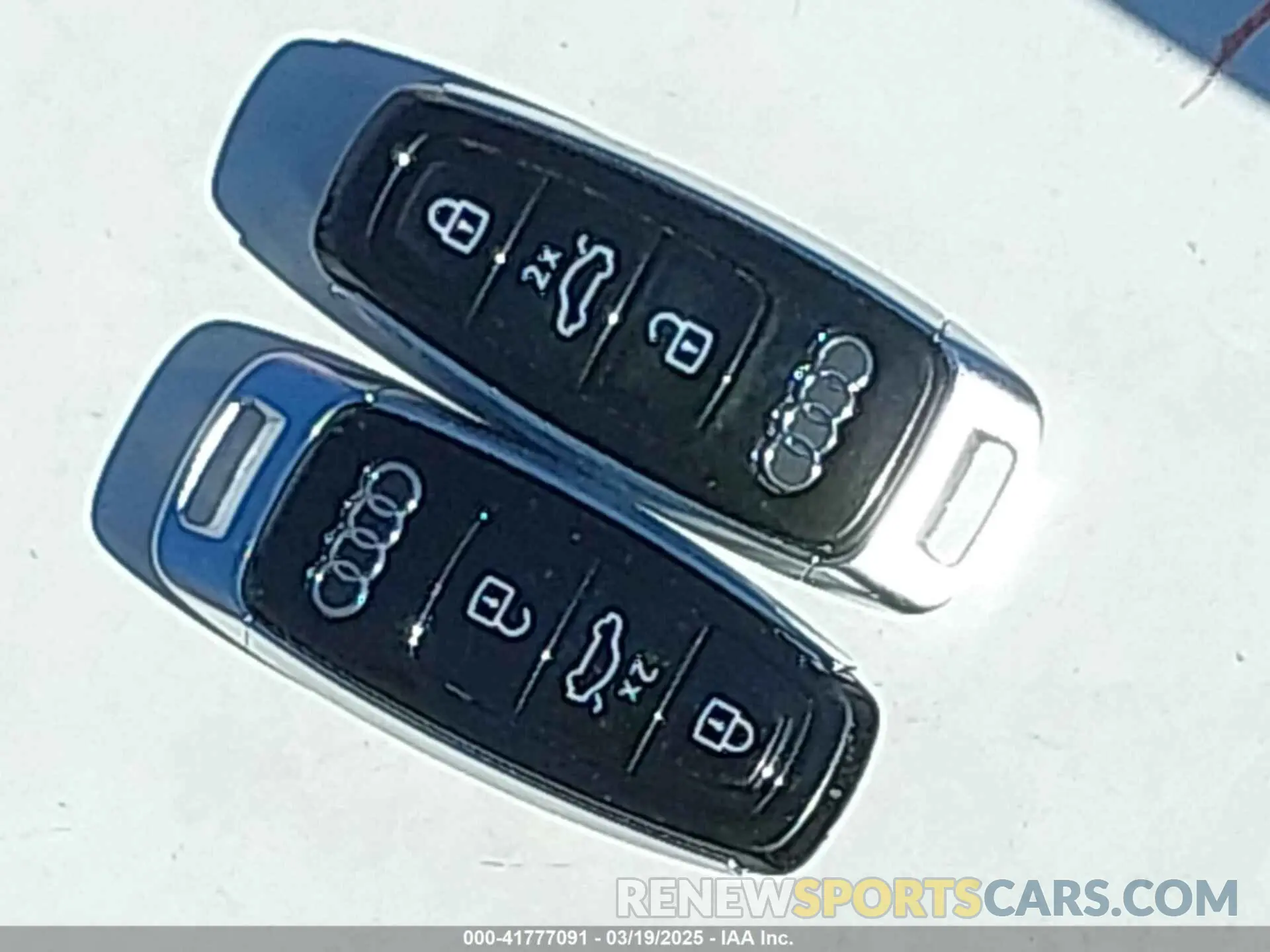 11 Photograph of a damaged car WA1LXBF79ND004082 AUDI Q7 2022