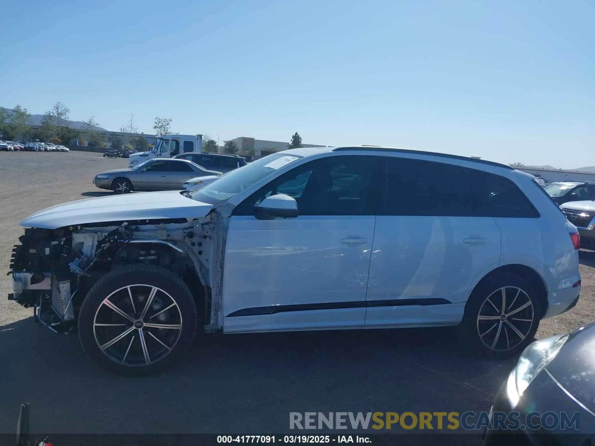 15 Photograph of a damaged car WA1LXBF79ND004082 AUDI Q7 2022