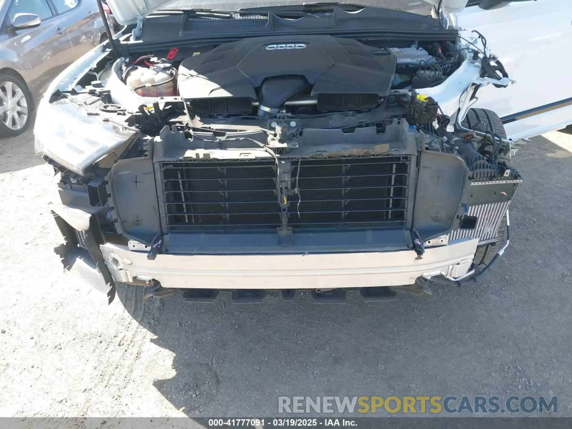 6 Photograph of a damaged car WA1LXBF79ND004082 AUDI Q7 2022