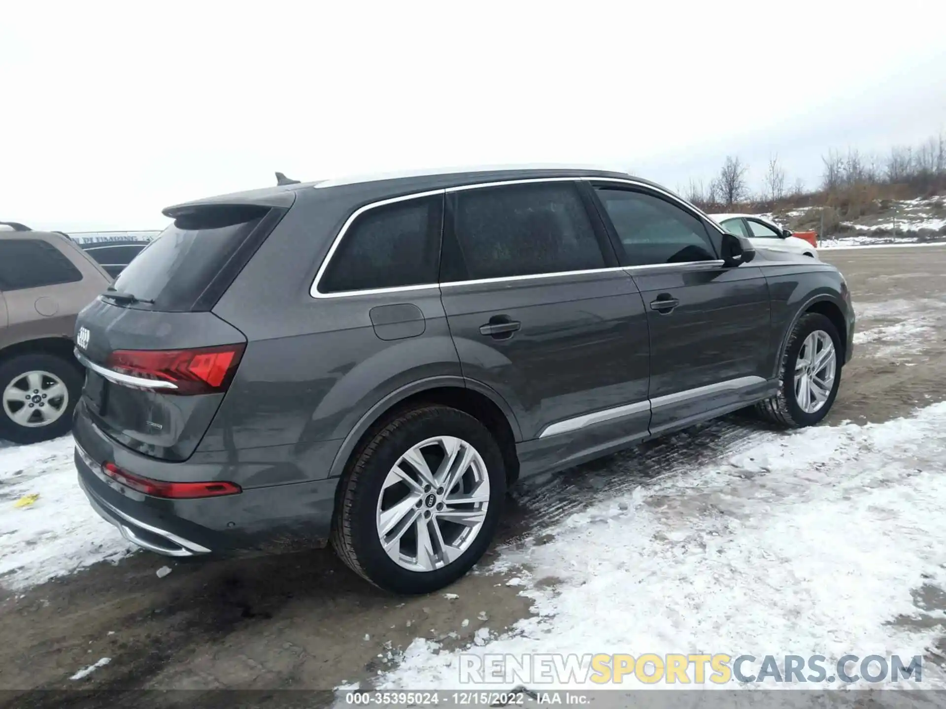 4 Photograph of a damaged car WA1LXBF7XND009842 AUDI Q7 2022