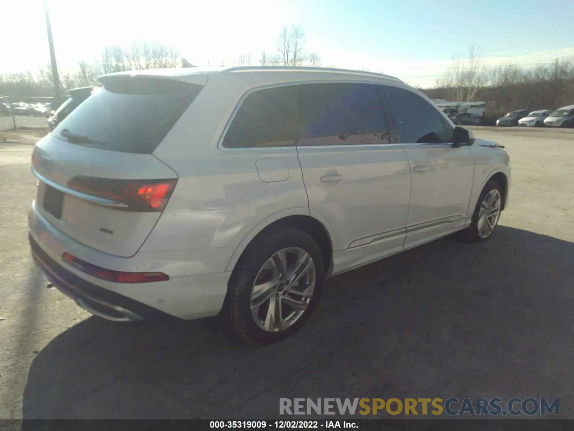 4 Photograph of a damaged car WA1LXBF7XND010473 AUDI Q7 2022