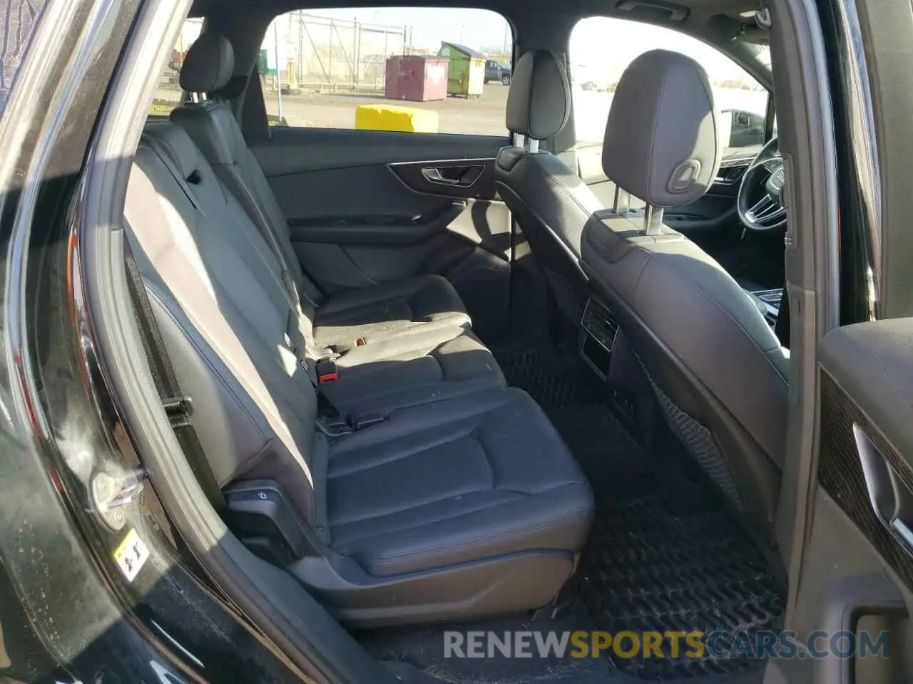 11 Photograph of a damaged car WA1MXBF72ND020001 AUDI Q7 2022