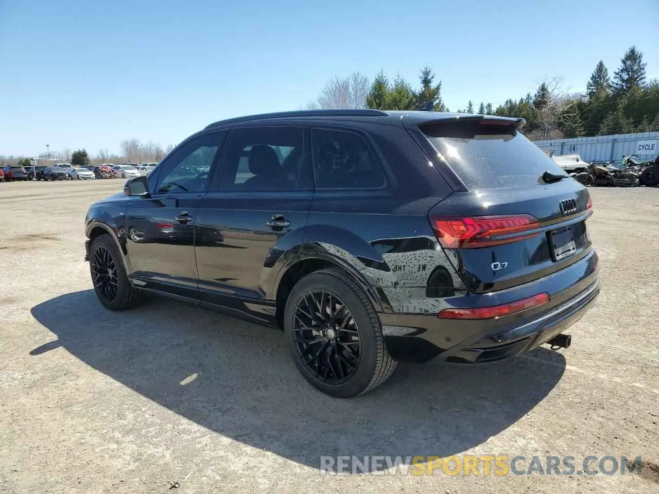 2 Photograph of a damaged car WA1MXBF78ND013103 AUDI Q7 2022