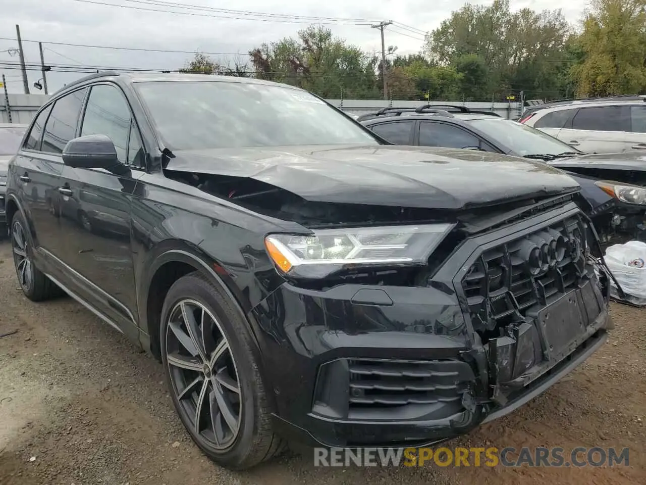 4 Photograph of a damaged car WA1VXBF72ND013487 AUDI Q7 2022