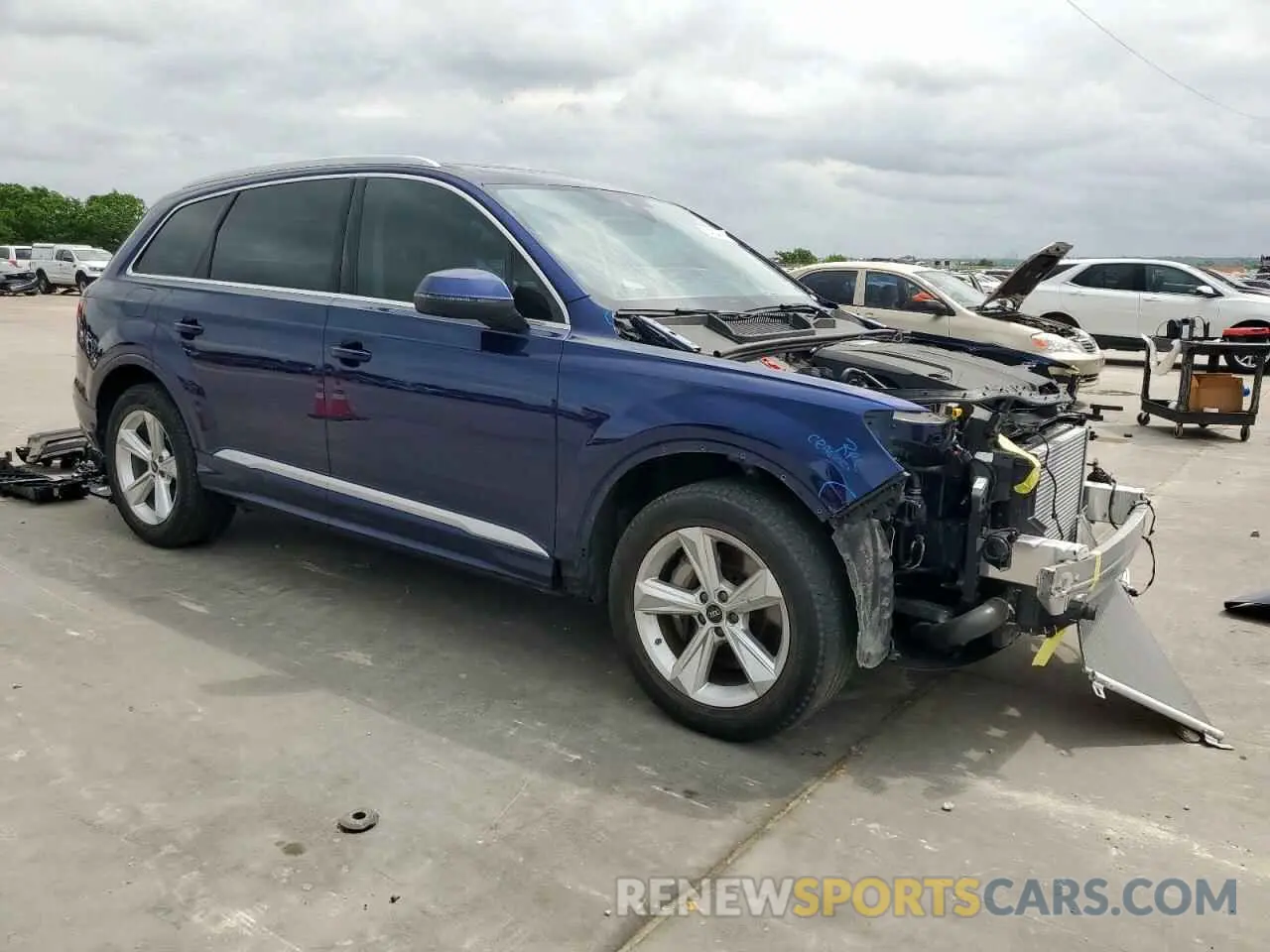 4 Photograph of a damaged car WA1ACBF76PD006622 AUDI Q7 2023