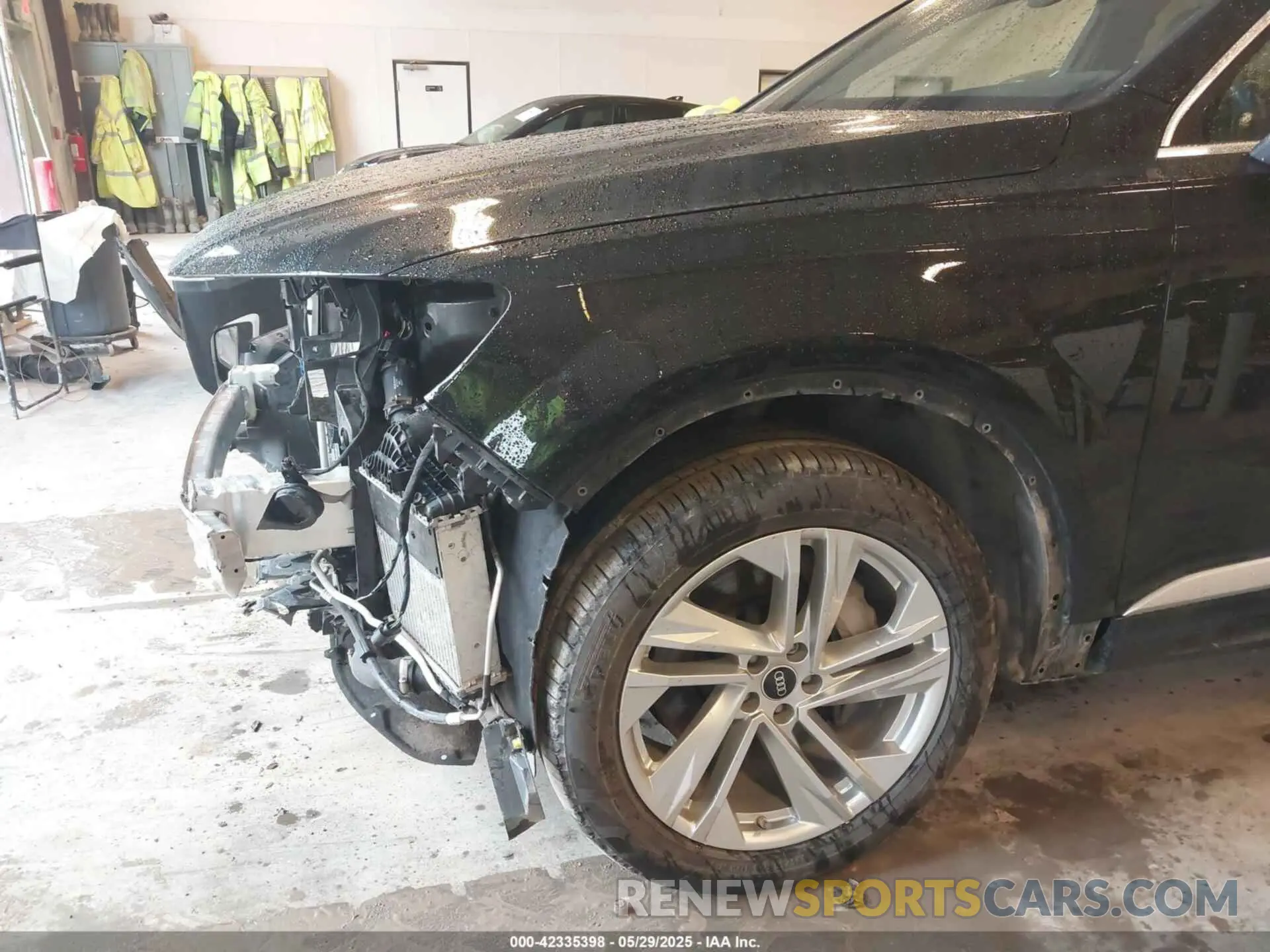 12 Photograph of a damaged car WA1AXBF73PD000720 AUDI Q7 2023