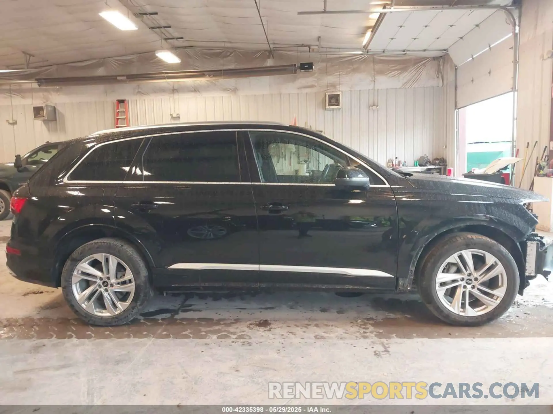 14 Photograph of a damaged car WA1AXBF73PD000720 AUDI Q7 2023