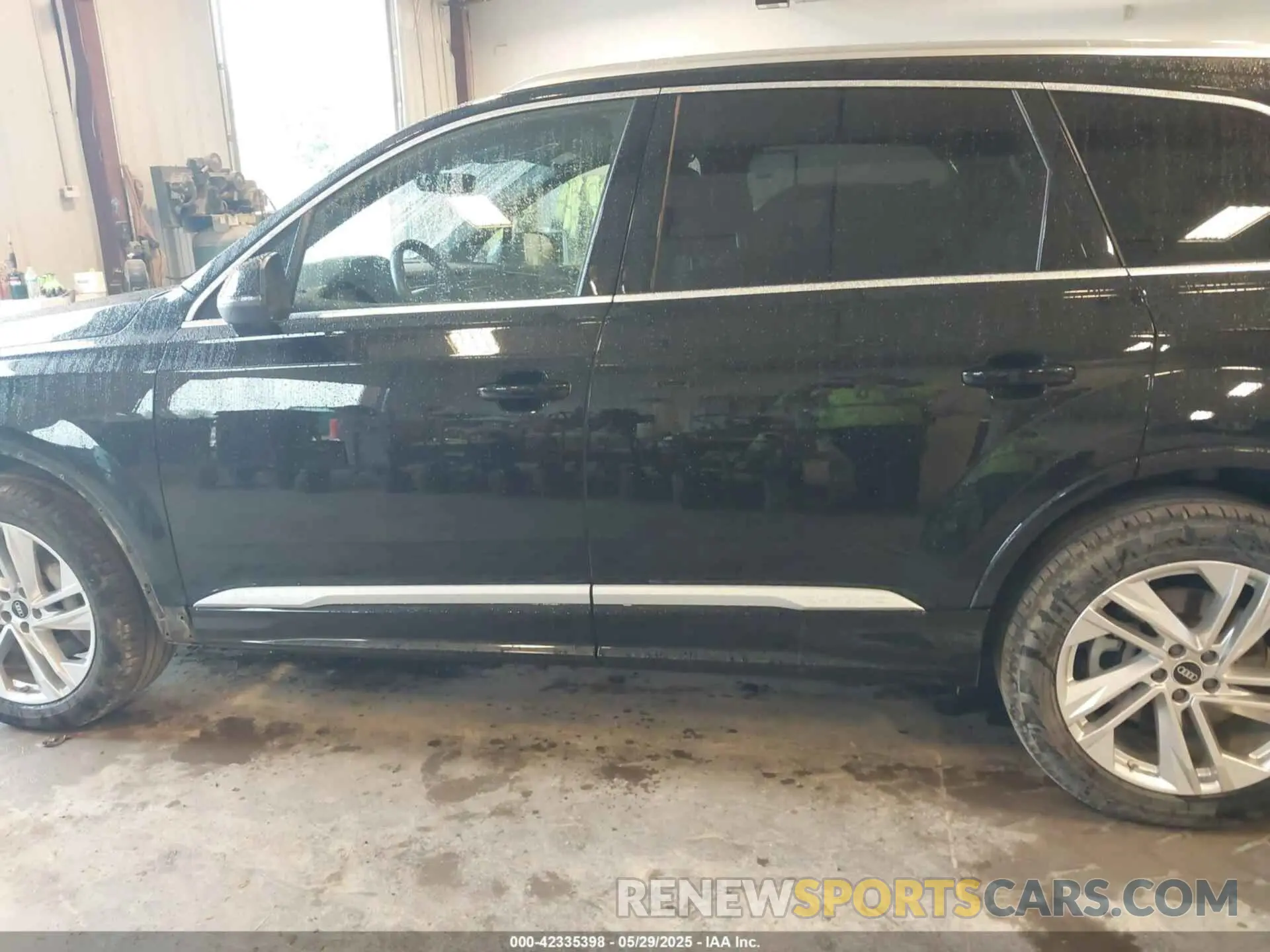 15 Photograph of a damaged car WA1AXBF73PD000720 AUDI Q7 2023