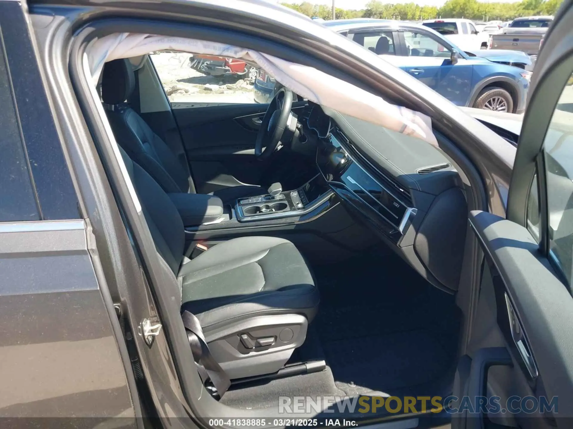 5 Photograph of a damaged car WA1AXBF76PD025384 AUDI Q7 2023