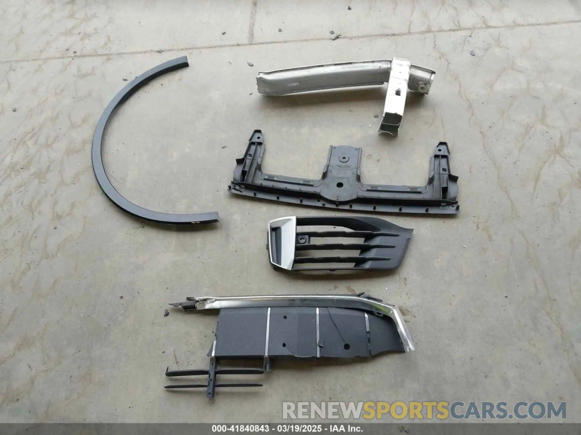12 Photograph of a damaged car WA1AXBF77PD014684 AUDI Q7 2023