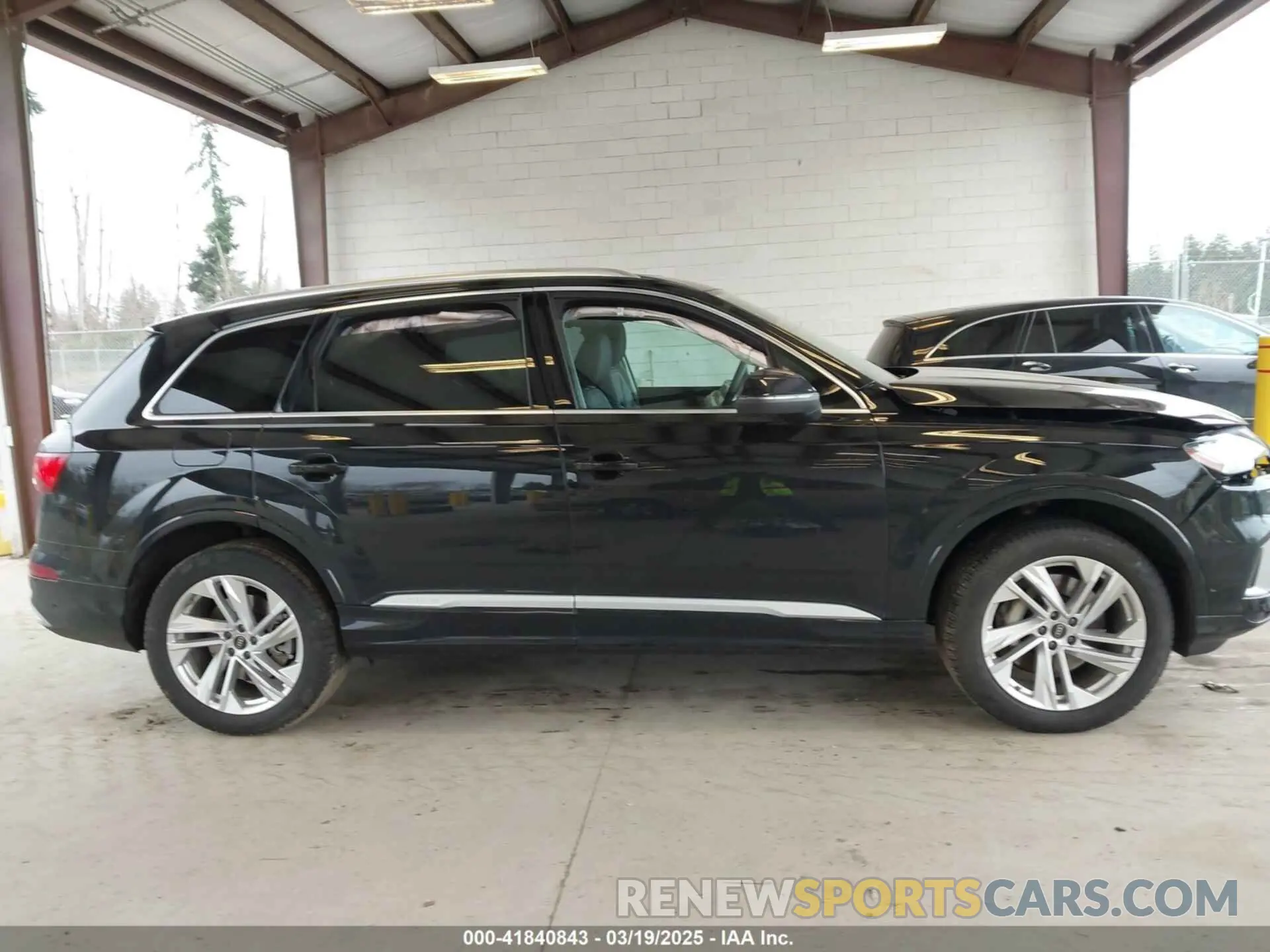 14 Photograph of a damaged car WA1AXBF77PD014684 AUDI Q7 2023
