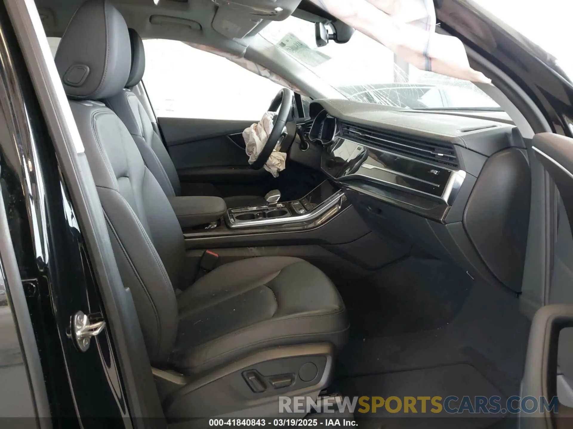 5 Photograph of a damaged car WA1AXBF77PD014684 AUDI Q7 2023