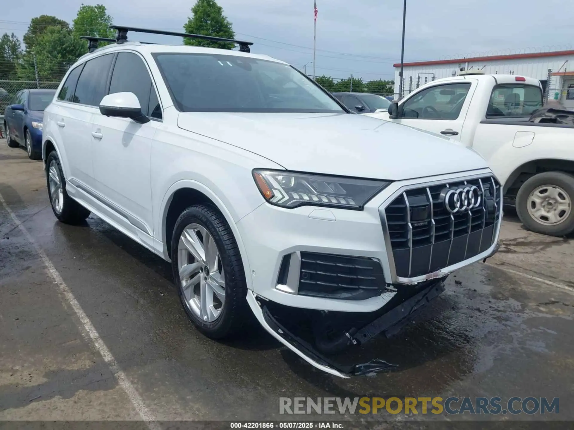 1 Photograph of a damaged car WA1LCBF71PD019481 AUDI Q7 2023