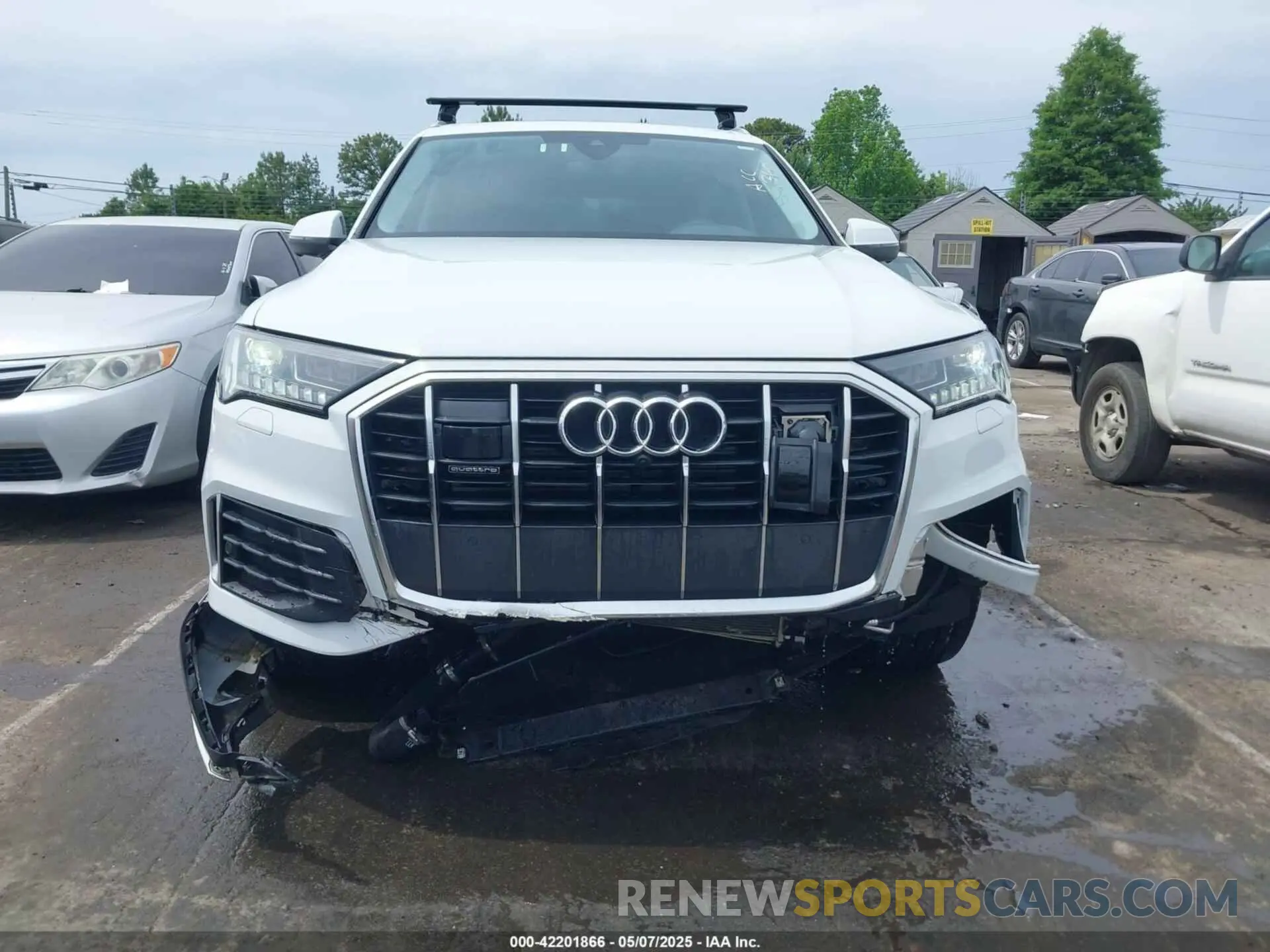 12 Photograph of a damaged car WA1LCBF71PD019481 AUDI Q7 2023