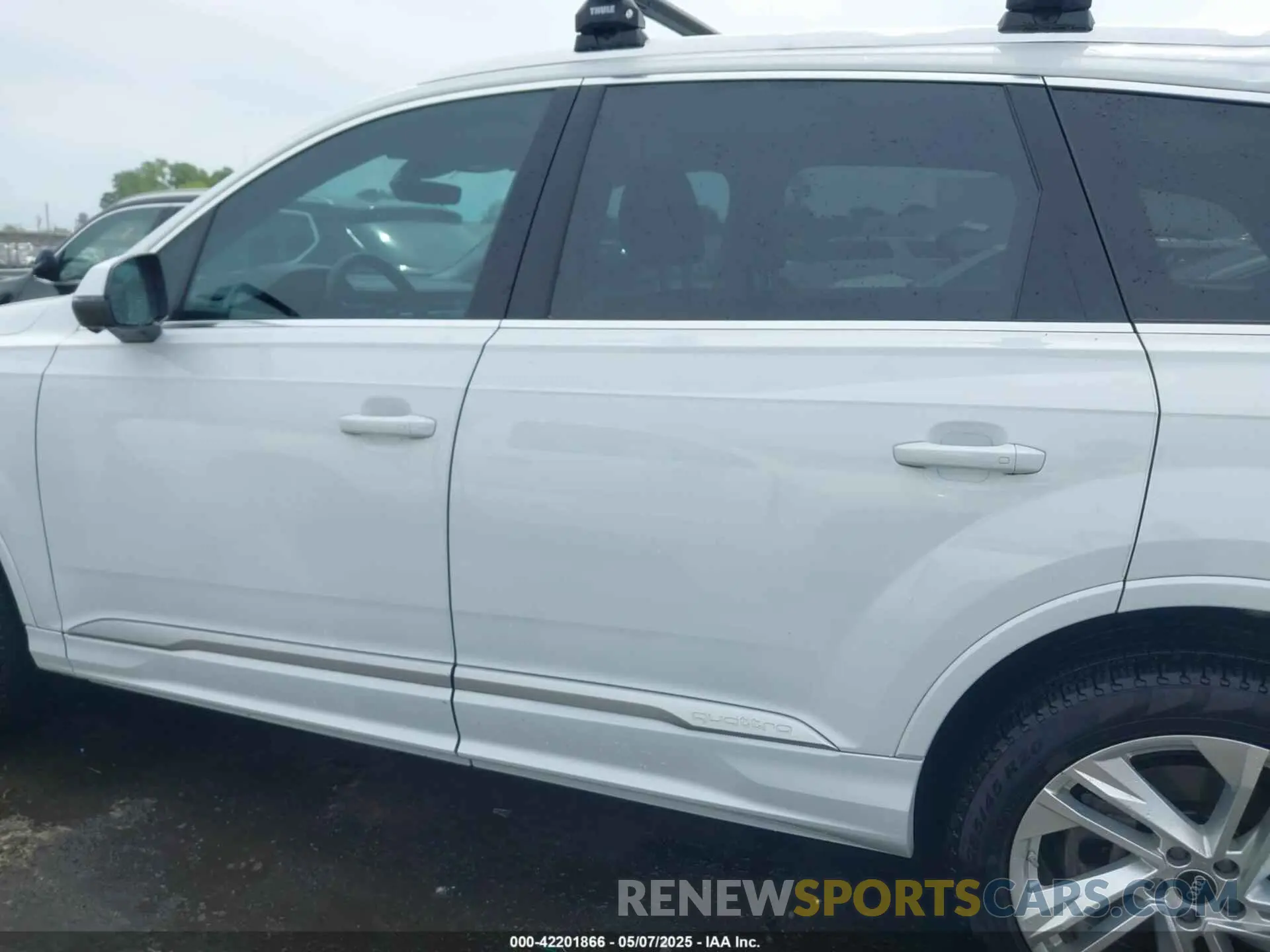 14 Photograph of a damaged car WA1LCBF71PD019481 AUDI Q7 2023
