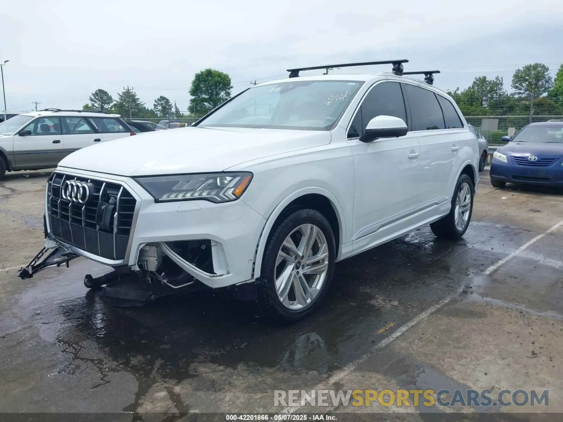 2 Photograph of a damaged car WA1LCBF71PD019481 AUDI Q7 2023