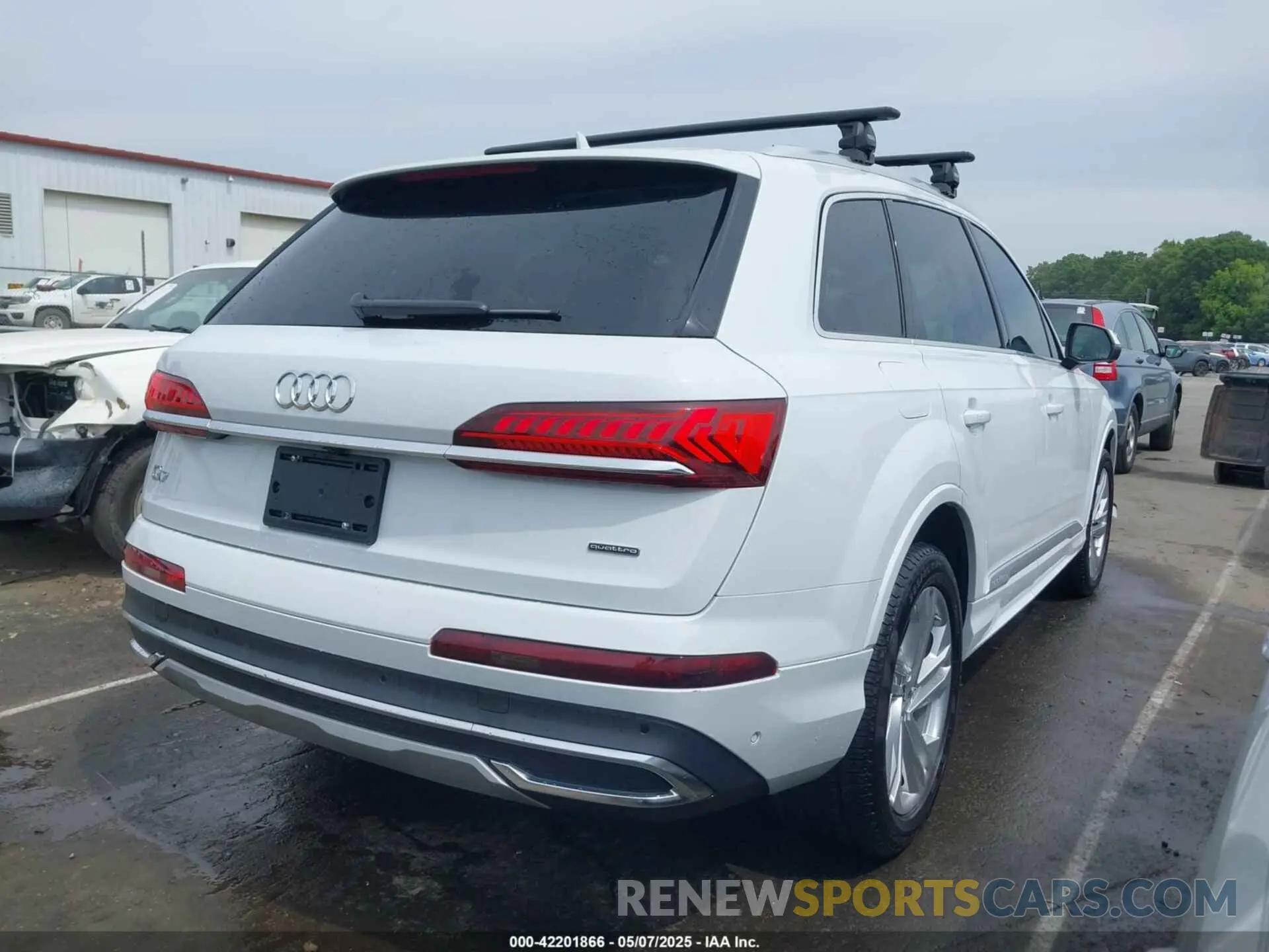 4 Photograph of a damaged car WA1LCBF71PD019481 AUDI Q7 2023
