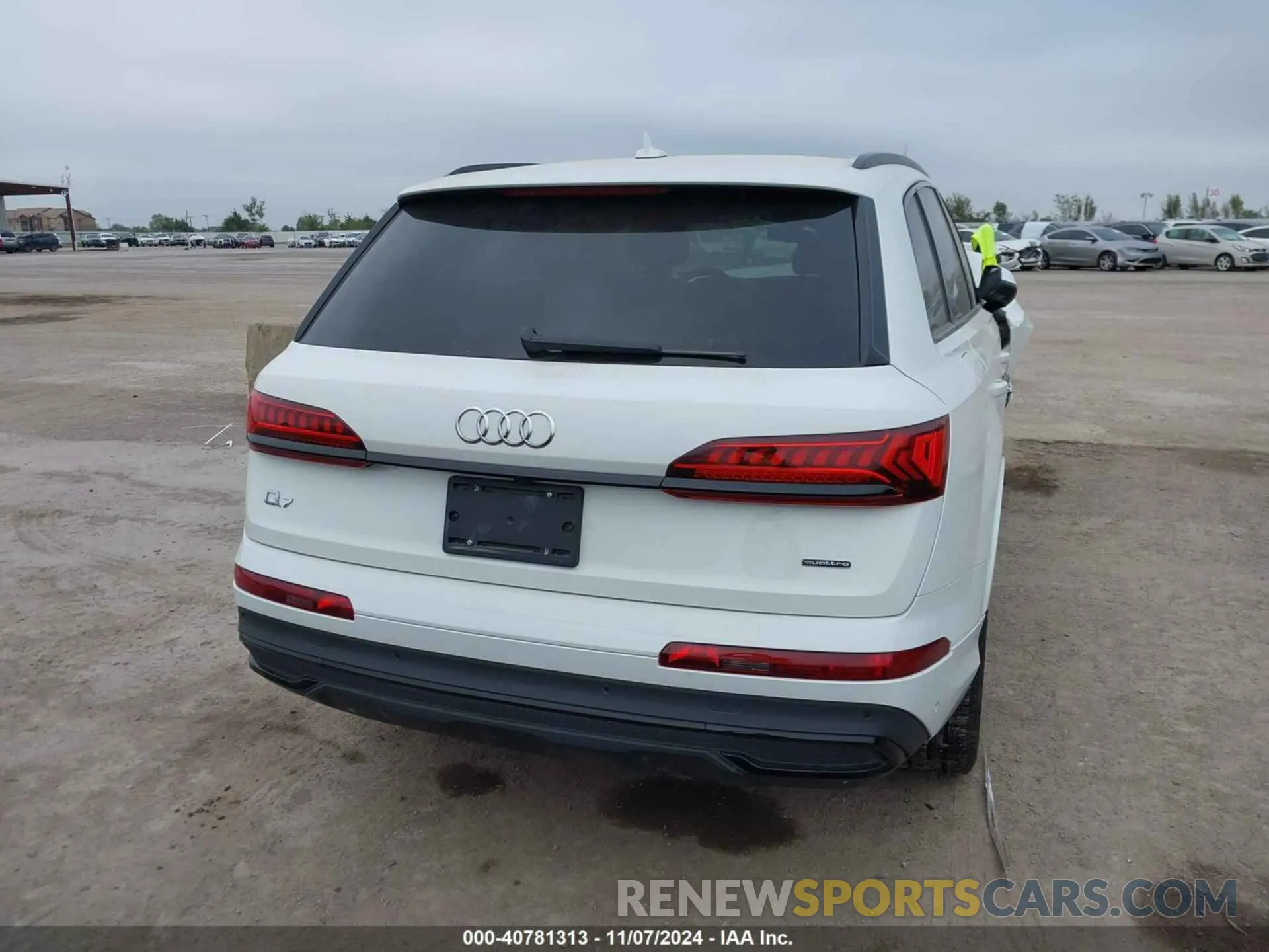 16 Photograph of a damaged car WA1LCBF72PD003399 AUDI Q7 2023