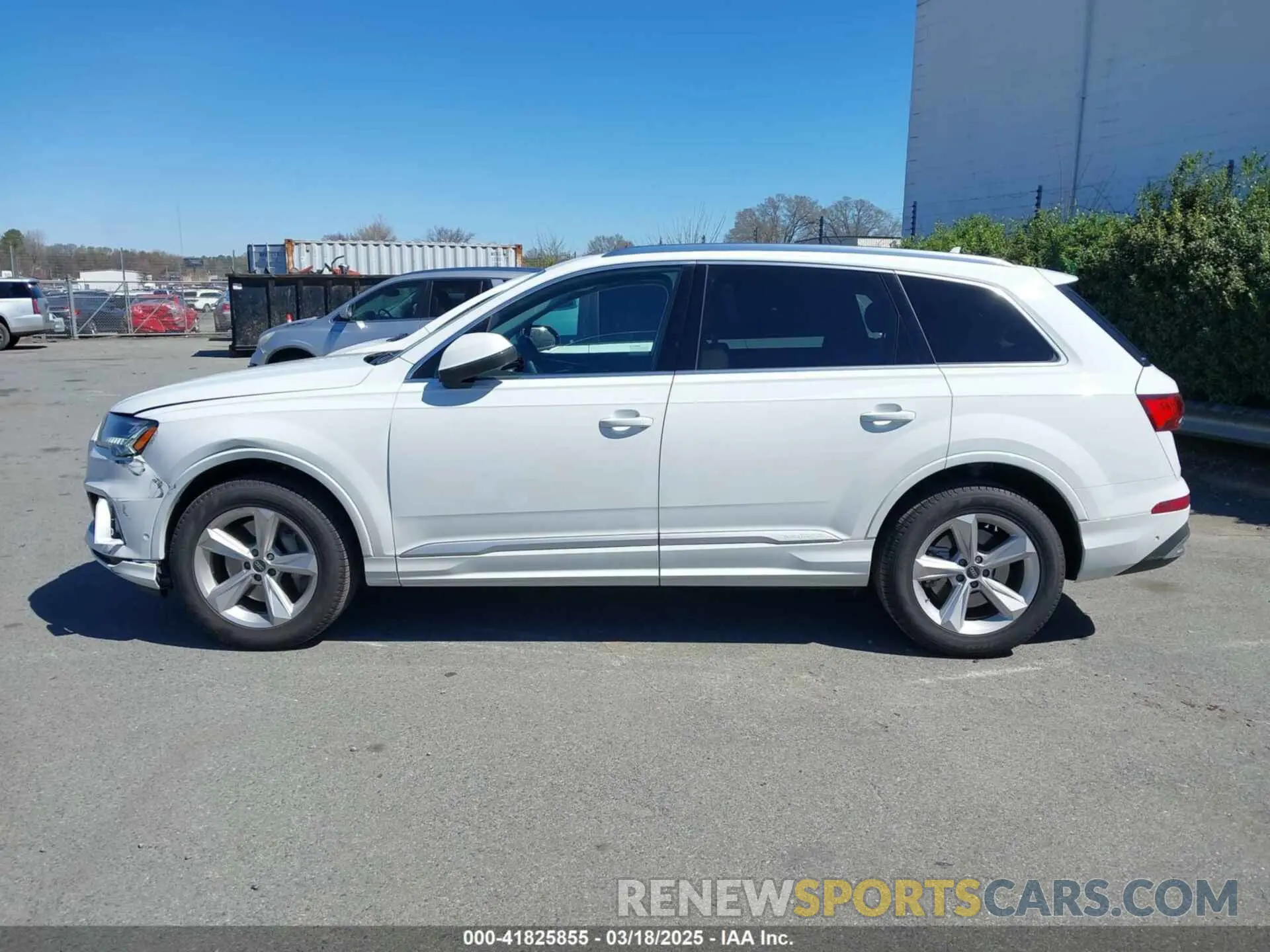 14 Photograph of a damaged car WA1LCBF72PD031042 AUDI Q7 2023