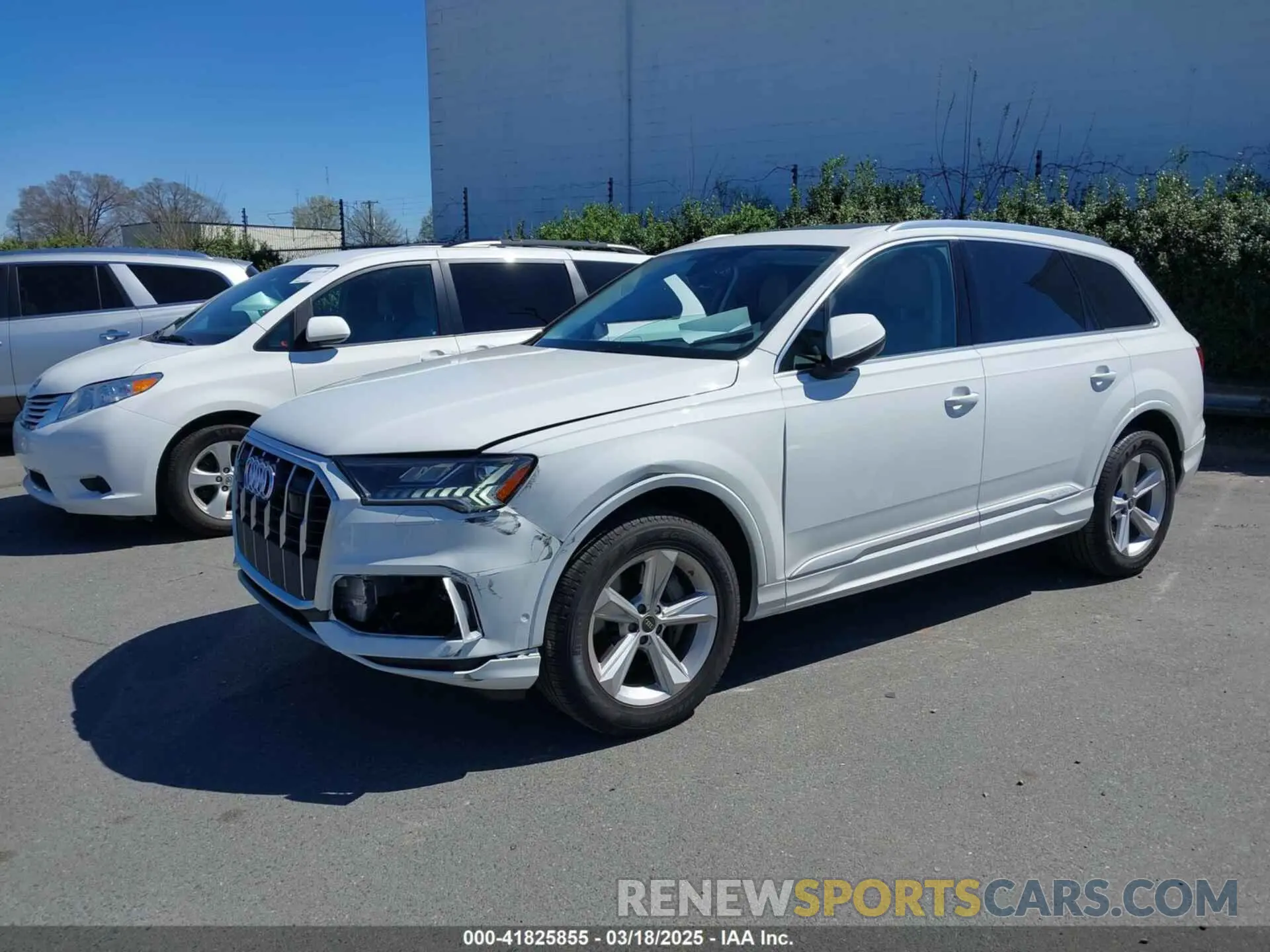 2 Photograph of a damaged car WA1LCBF72PD031042 AUDI Q7 2023