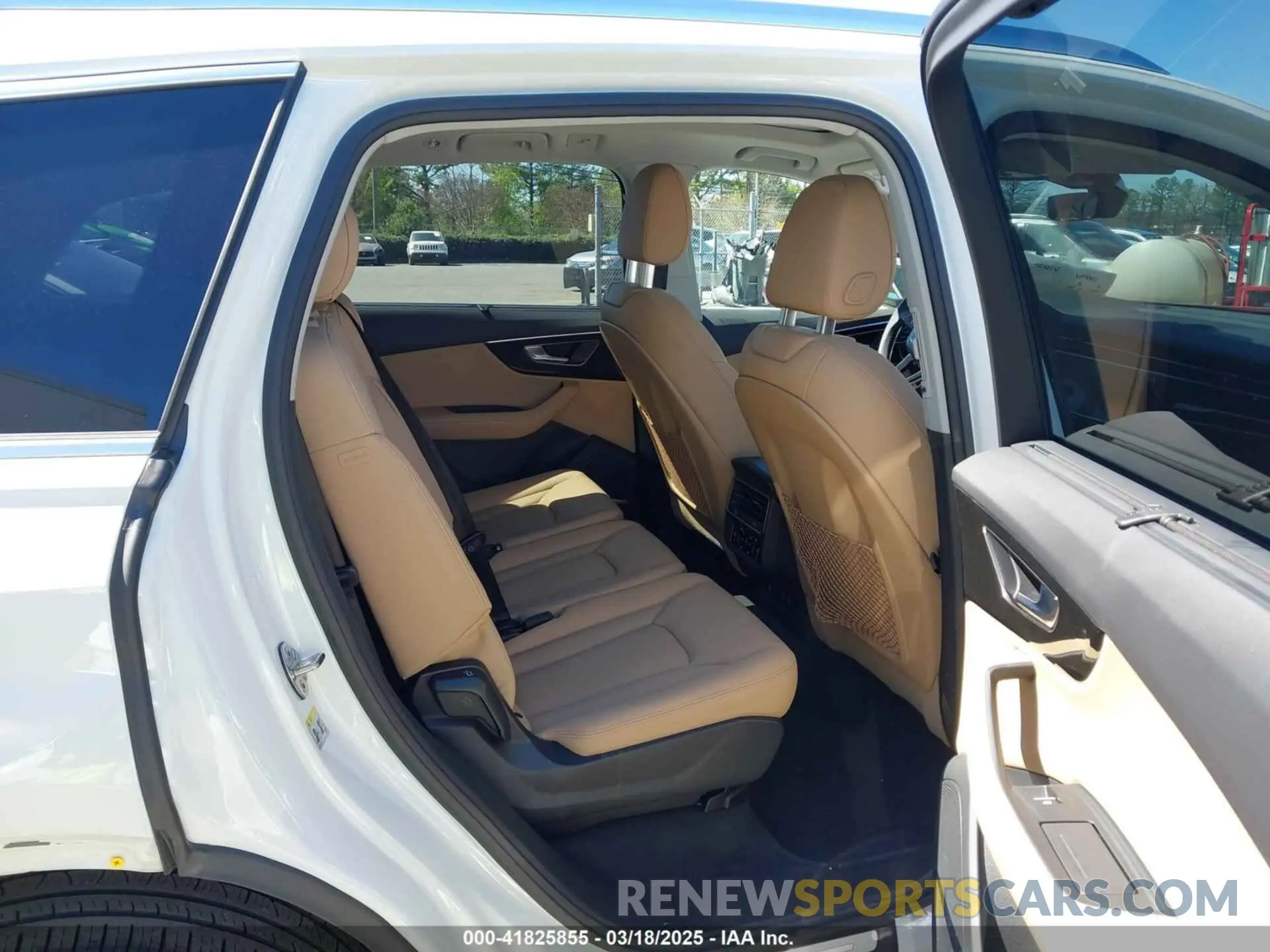 8 Photograph of a damaged car WA1LCBF72PD031042 AUDI Q7 2023