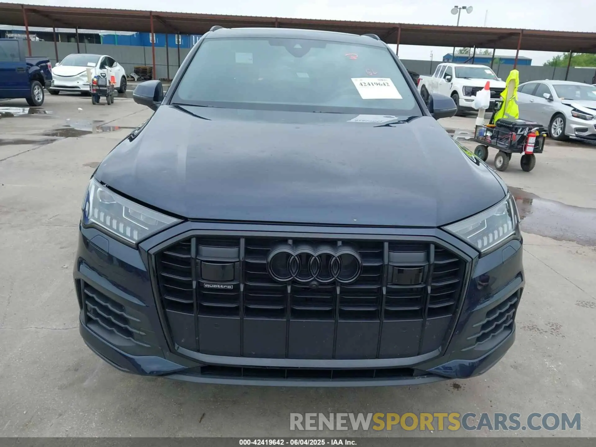 12 Photograph of a damaged car WA1LCBF73PD026402 AUDI Q7 2023