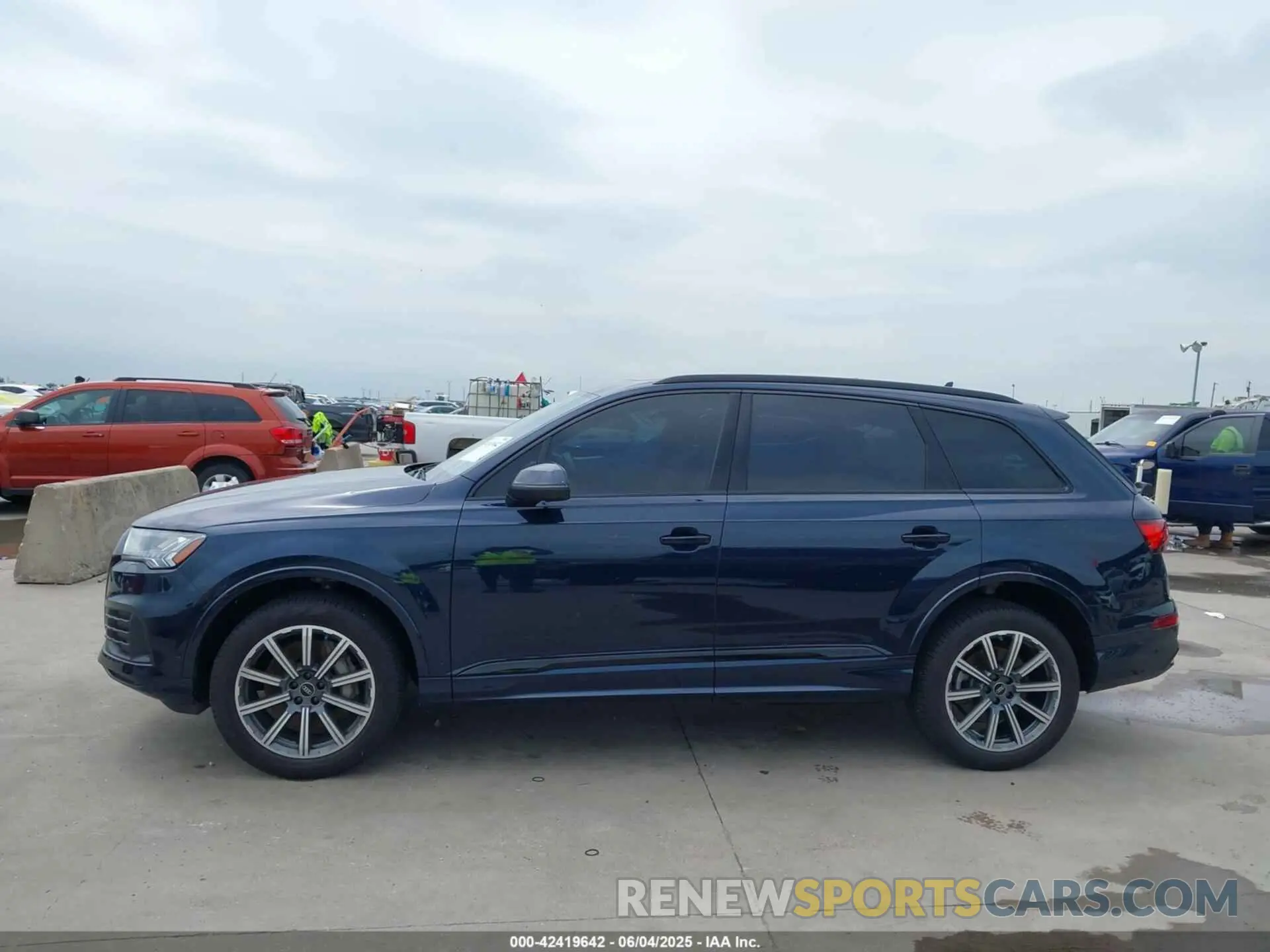 14 Photograph of a damaged car WA1LCBF73PD026402 AUDI Q7 2023