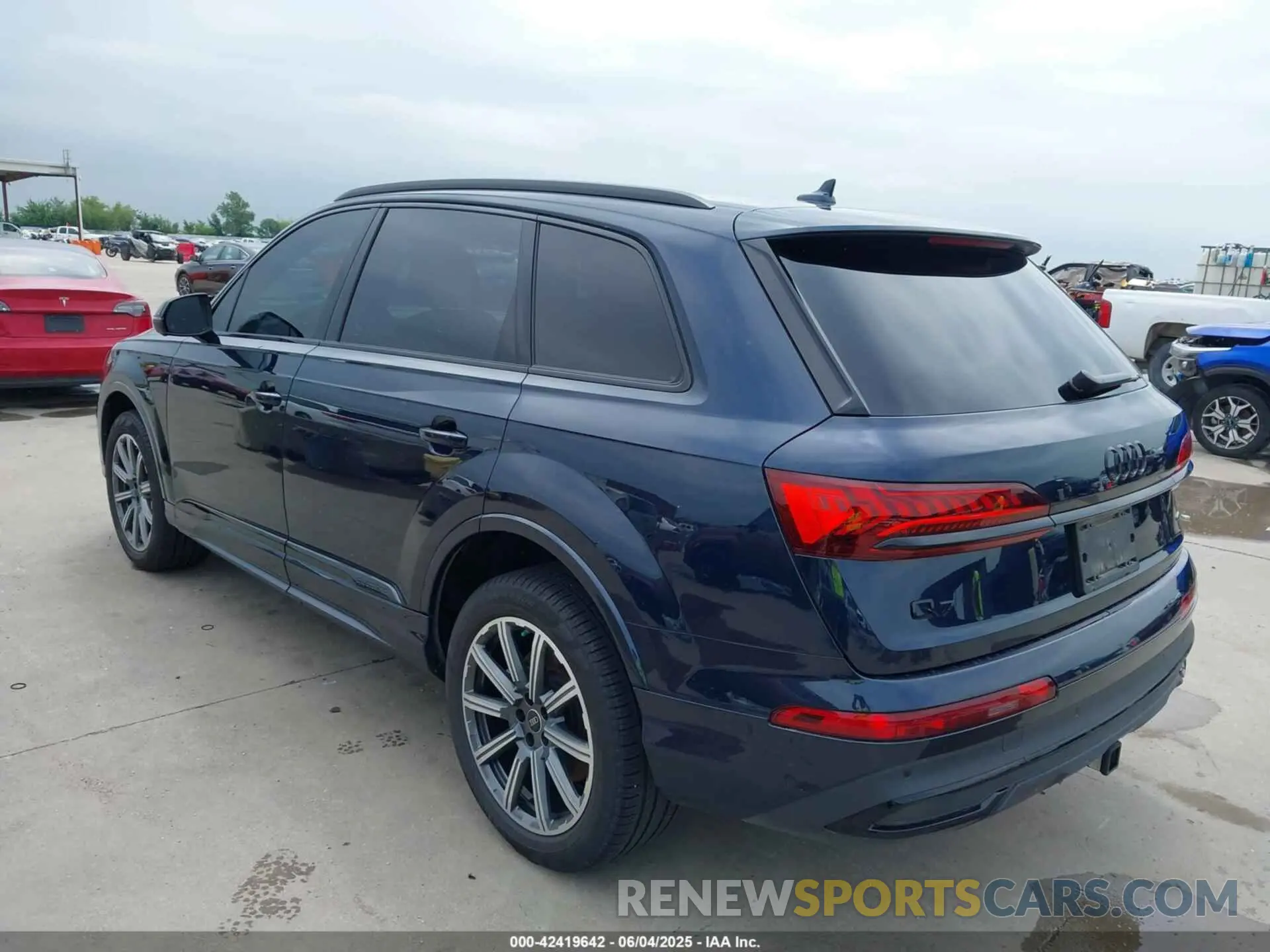 3 Photograph of a damaged car WA1LCBF73PD026402 AUDI Q7 2023