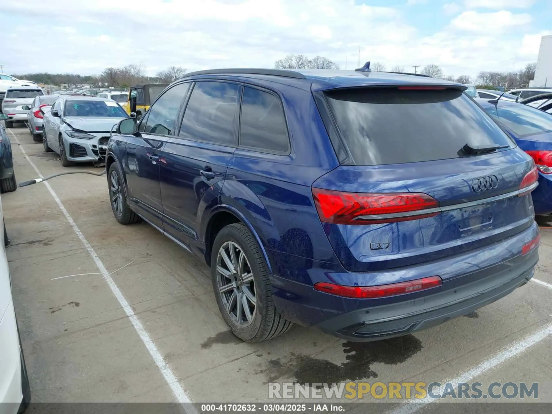 3 Photograph of a damaged car WA1LCBF76PD022585 AUDI Q7 2023