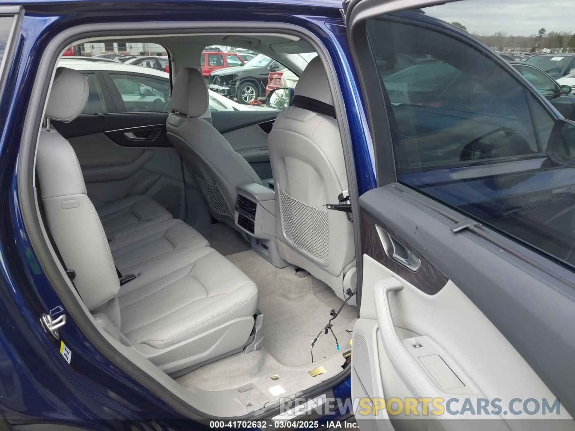 8 Photograph of a damaged car WA1LCBF76PD022585 AUDI Q7 2023