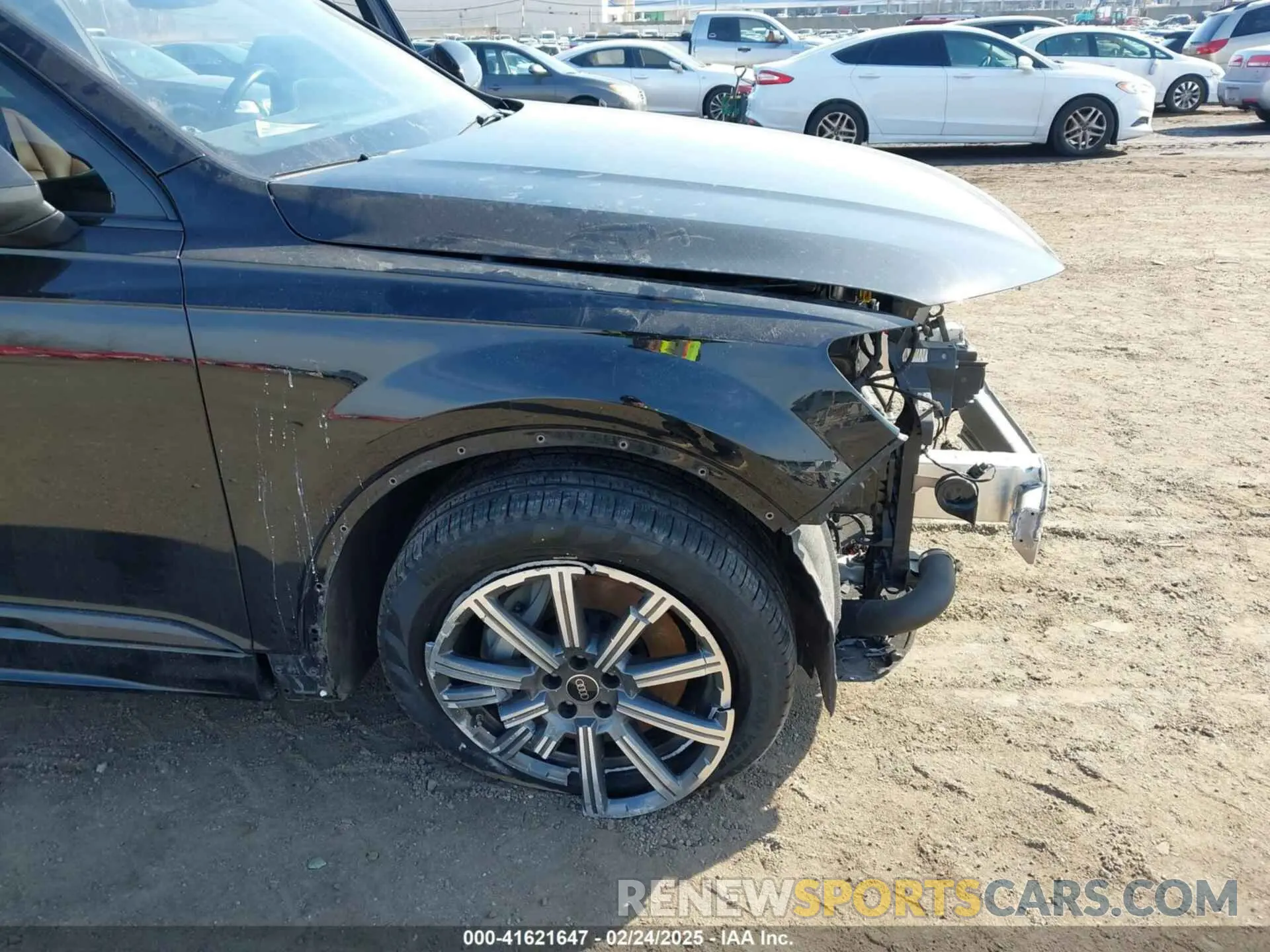 18 Photograph of a damaged car WA1LCBF77PD021834 AUDI Q7 2023