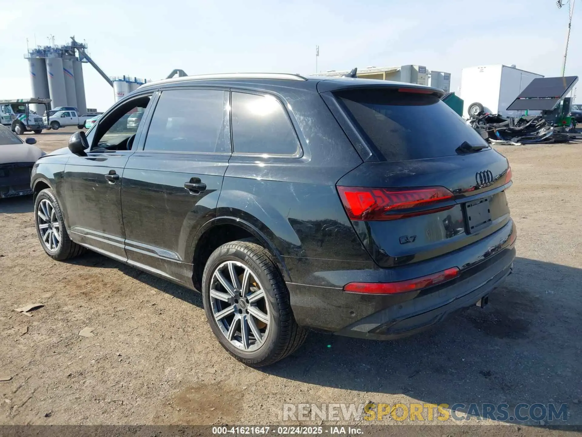3 Photograph of a damaged car WA1LCBF77PD021834 AUDI Q7 2023