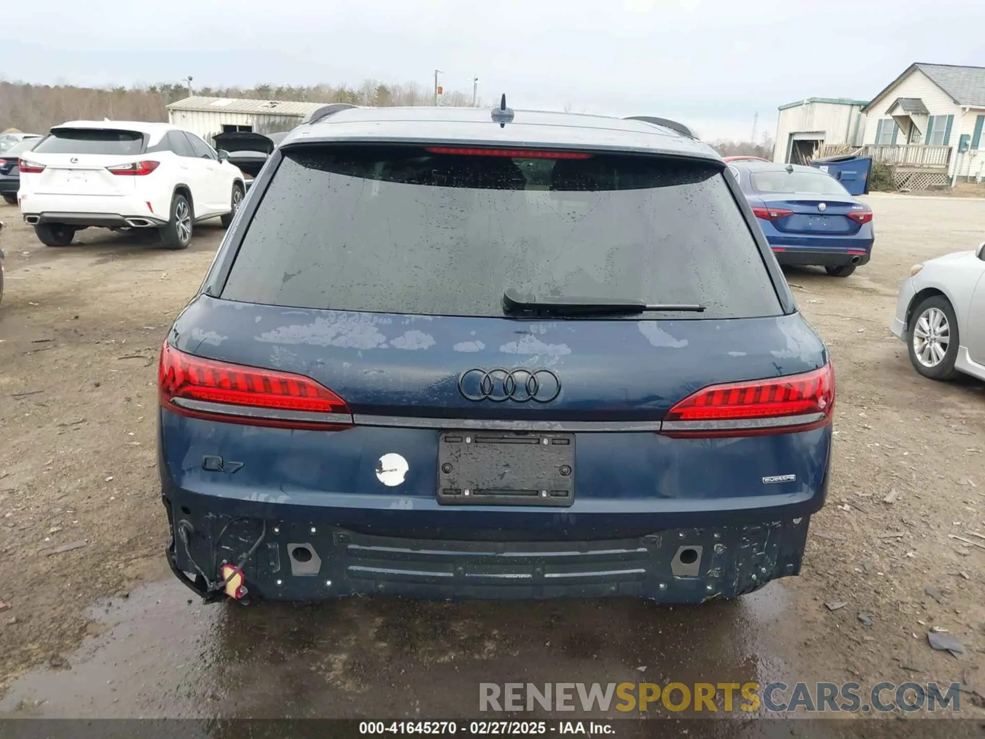 17 Photograph of a damaged car WA1LCBF77PD022093 AUDI Q7 2023