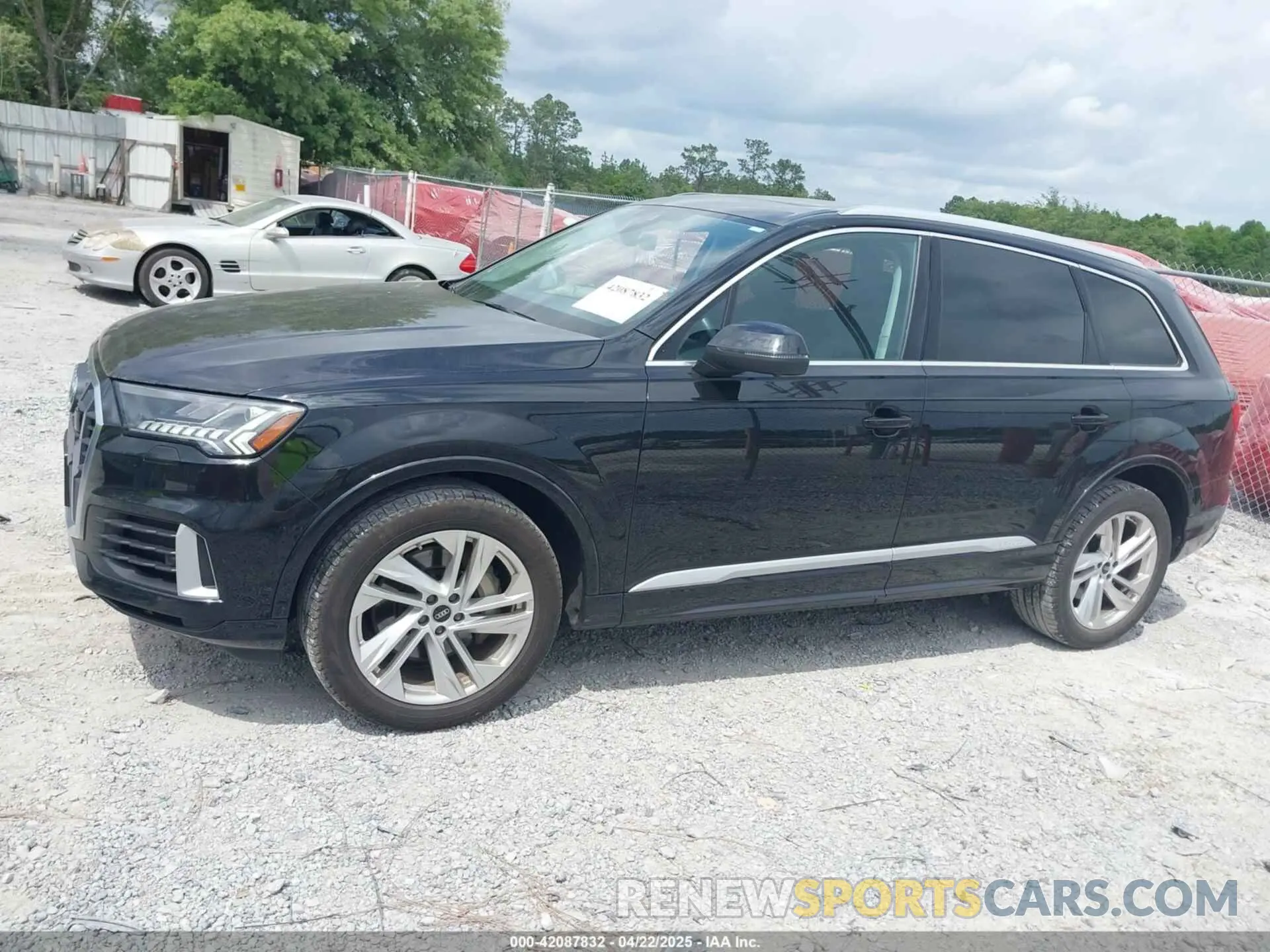 14 Photograph of a damaged car WA1LXBF70PD010789 AUDI Q7 2023