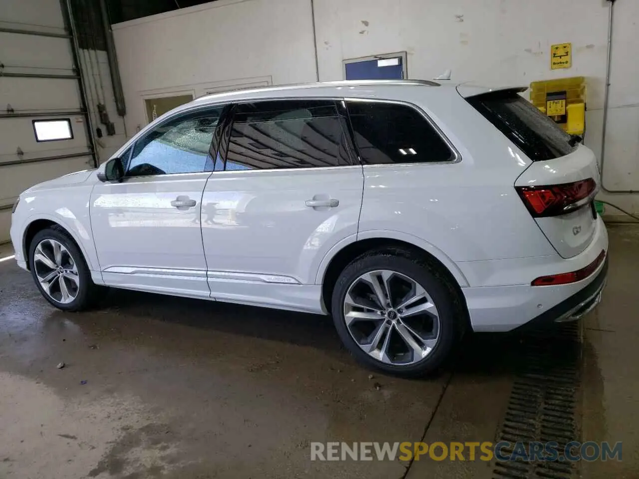2 Photograph of a damaged car WA1LXBF71PD016522 AUDI Q7 2023
