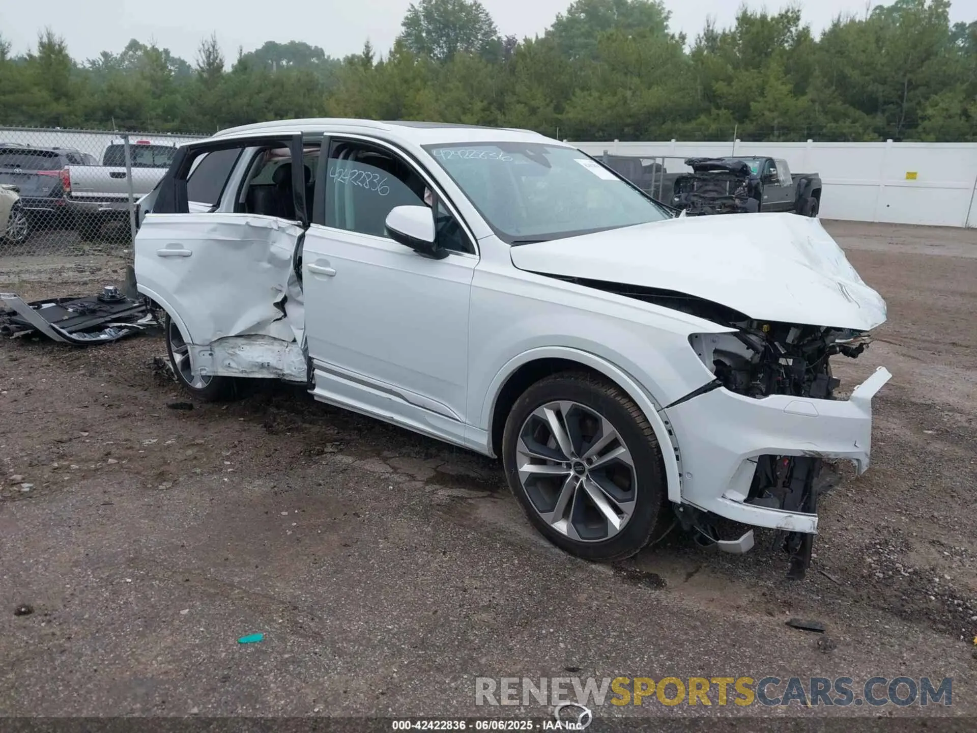 1 Photograph of a damaged car WA1LXBF72PD016514 AUDI Q7 2023