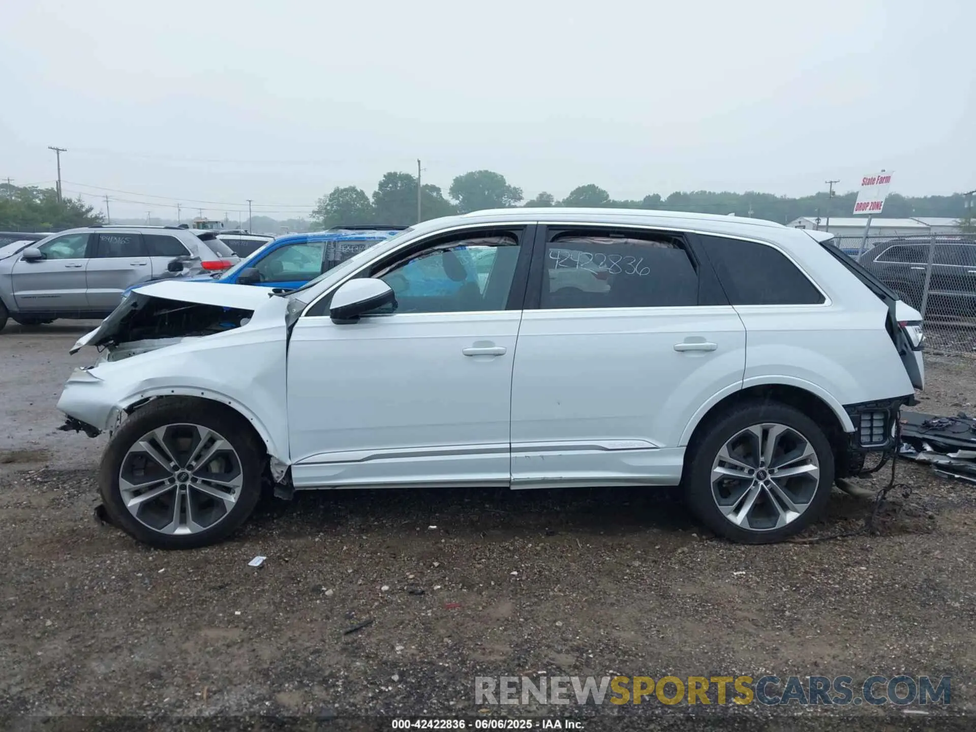 14 Photograph of a damaged car WA1LXBF72PD016514 AUDI Q7 2023