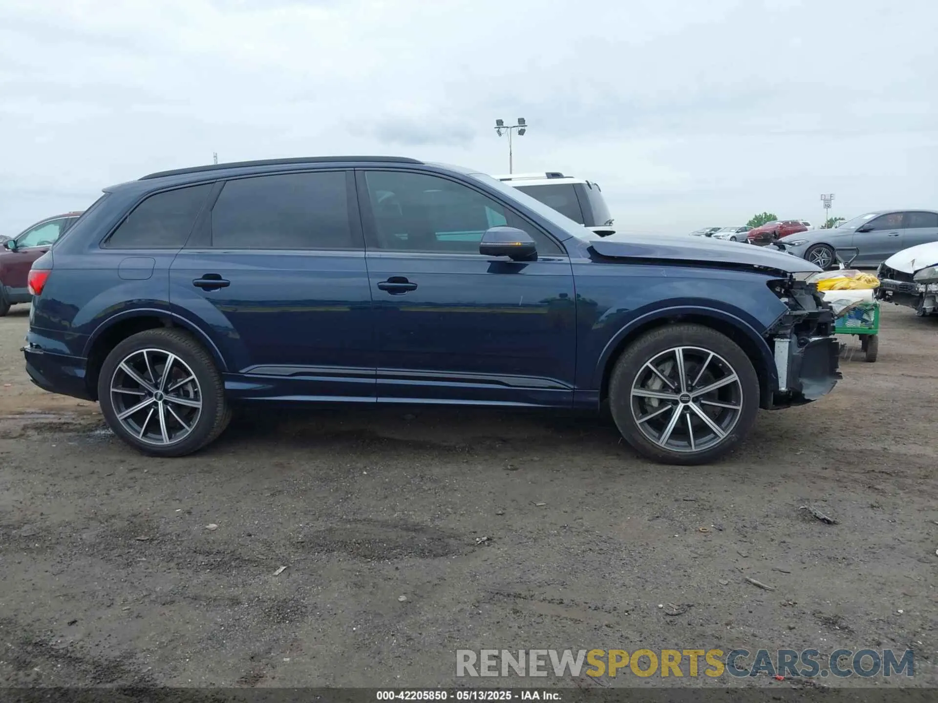 13 Photograph of a damaged car WA1LXBF77PD020848 AUDI Q7 2023