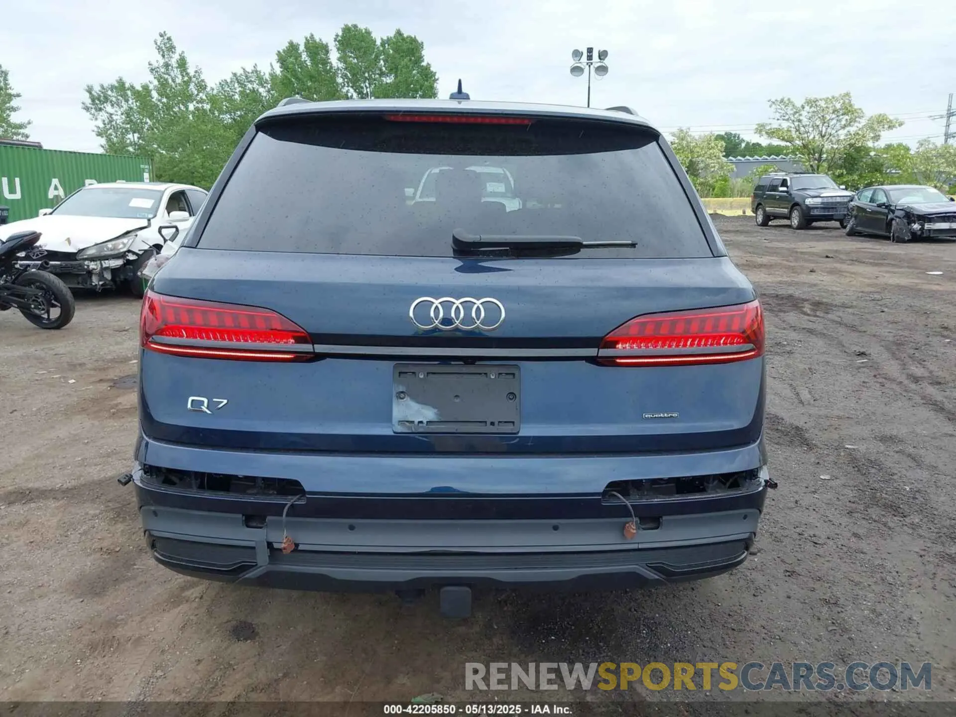 16 Photograph of a damaged car WA1LXBF77PD020848 AUDI Q7 2023