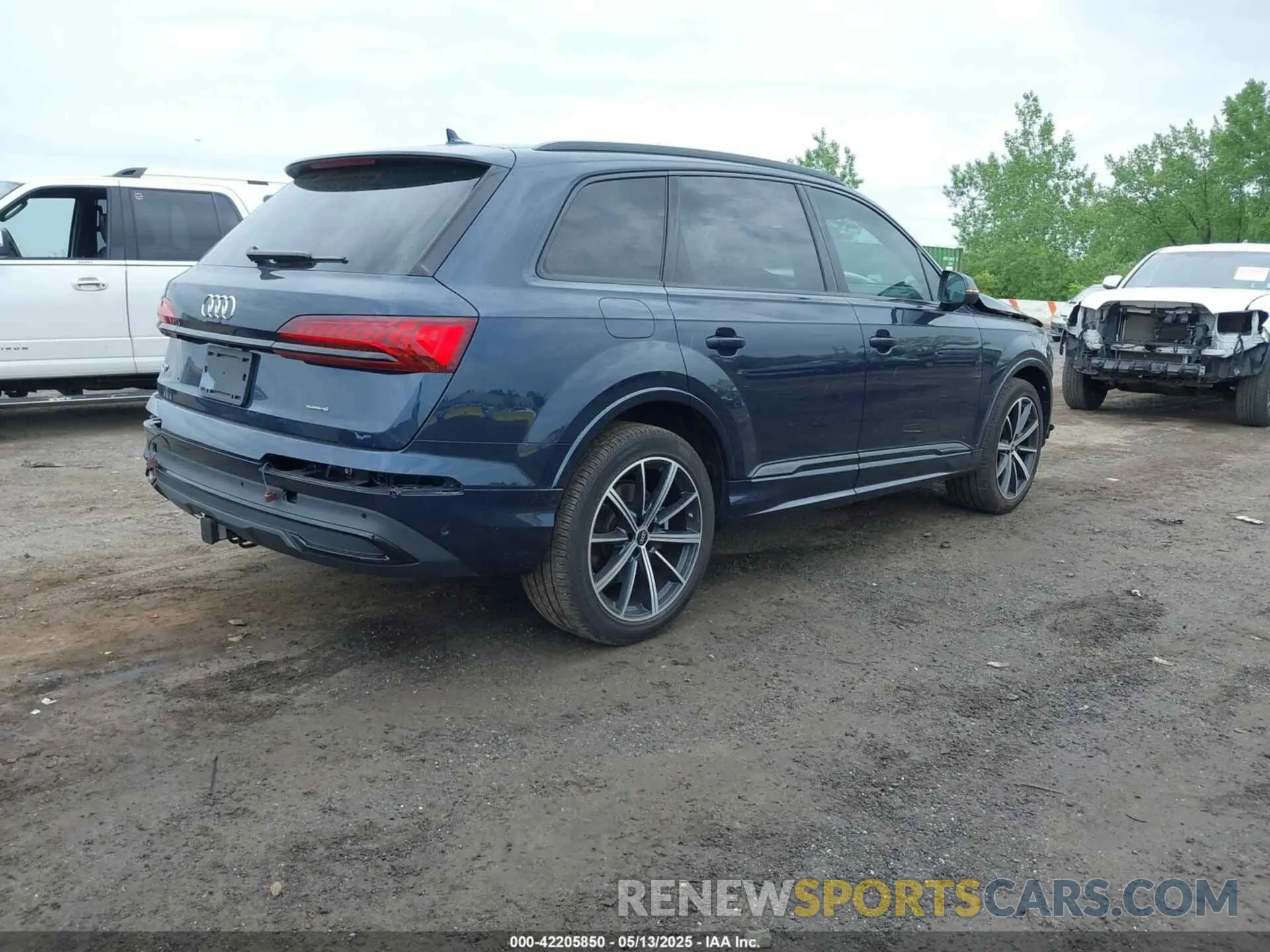4 Photograph of a damaged car WA1LXBF77PD020848 AUDI Q7 2023