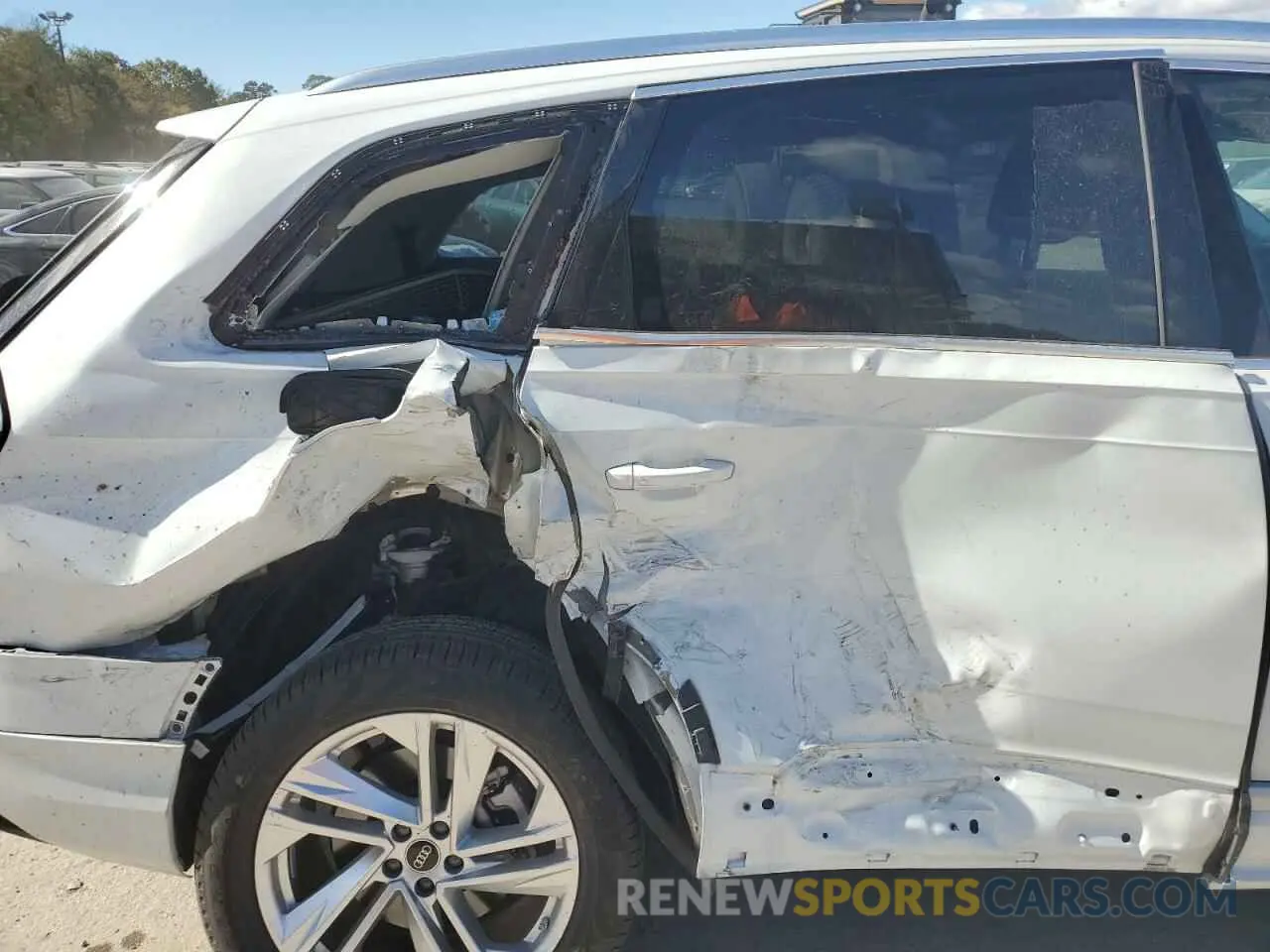 11 Photograph of a damaged car WA1LXBF78PD025881 AUDI Q7 2023