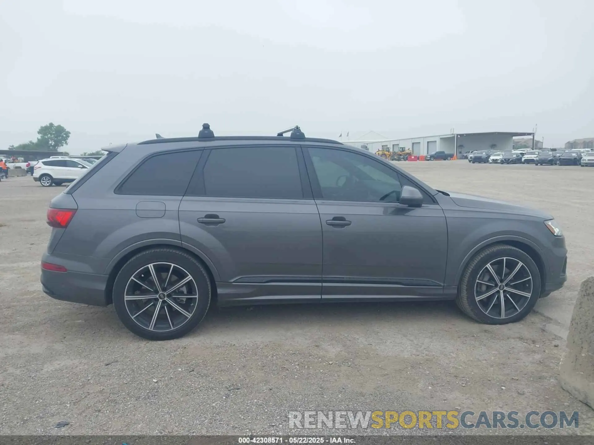 13 Photograph of a damaged car WA1VXBF72PD020877 AUDI Q7 2023