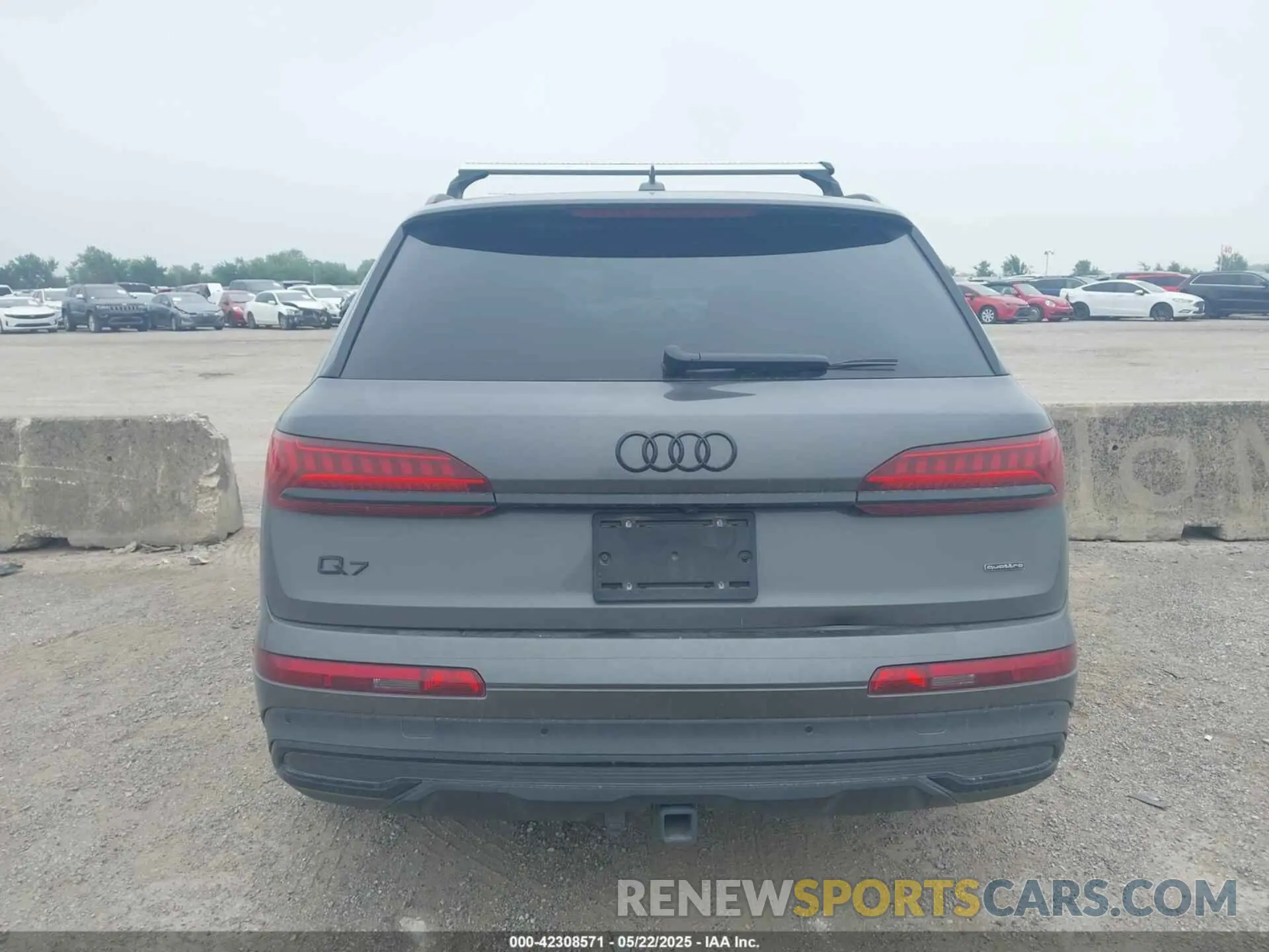 16 Photograph of a damaged car WA1VXBF72PD020877 AUDI Q7 2023