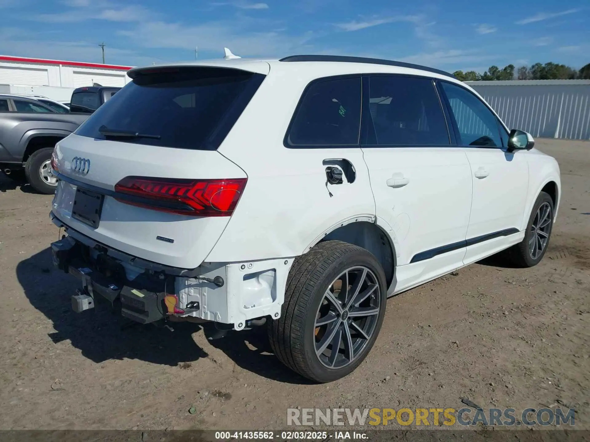 4 Photograph of a damaged car WA1VXBF76PD013852 AUDI Q7 2023