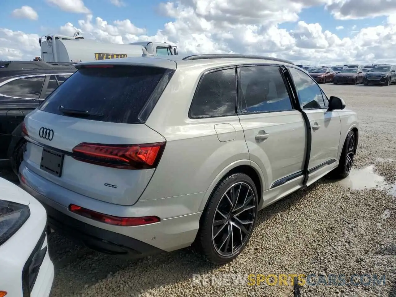 3 Photograph of a damaged car WA1VXBF79PD025302 AUDI Q7 2023