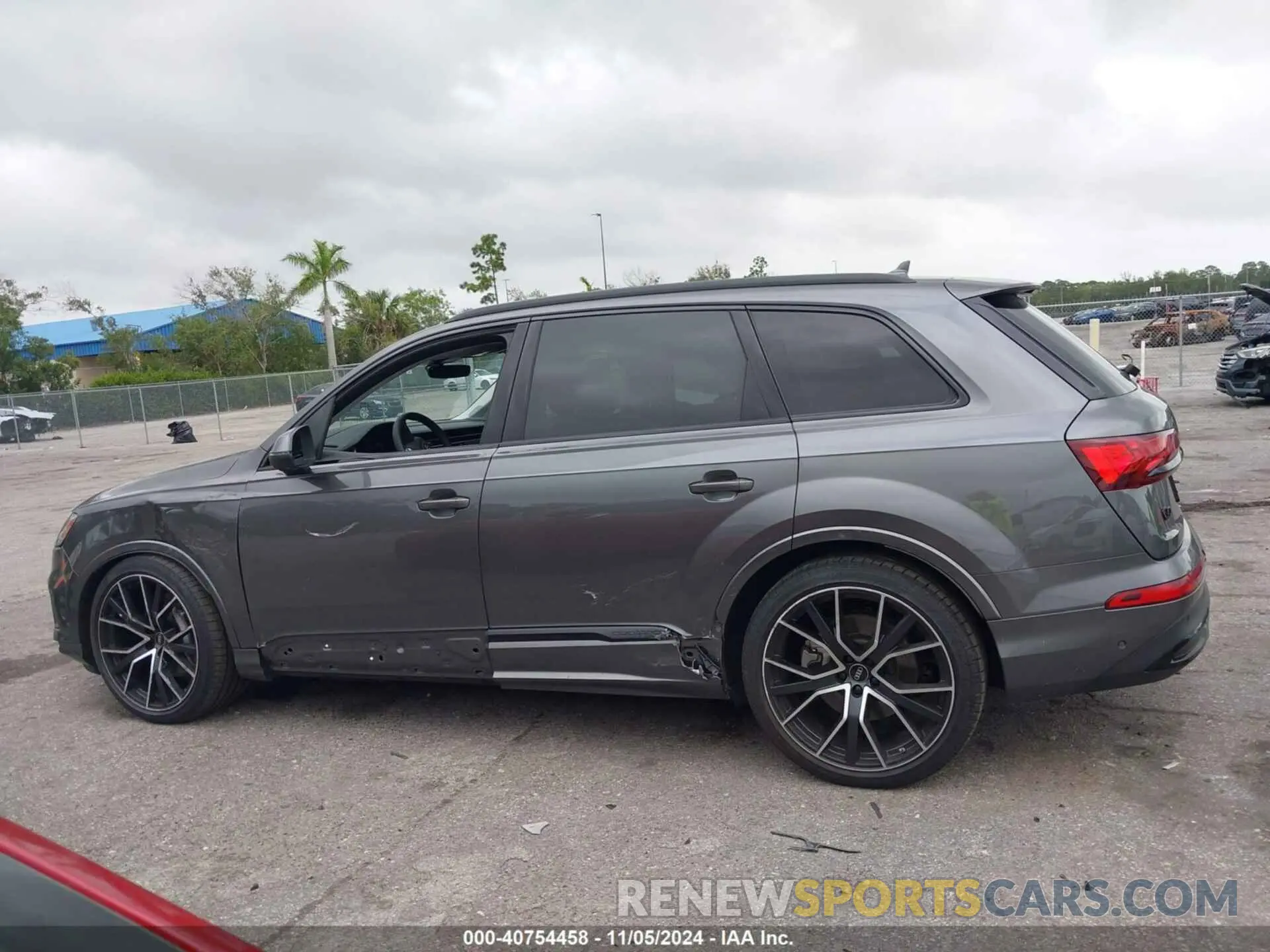 15 Photograph of a damaged car WA1VXBF7XPD026779 AUDI Q7 2023